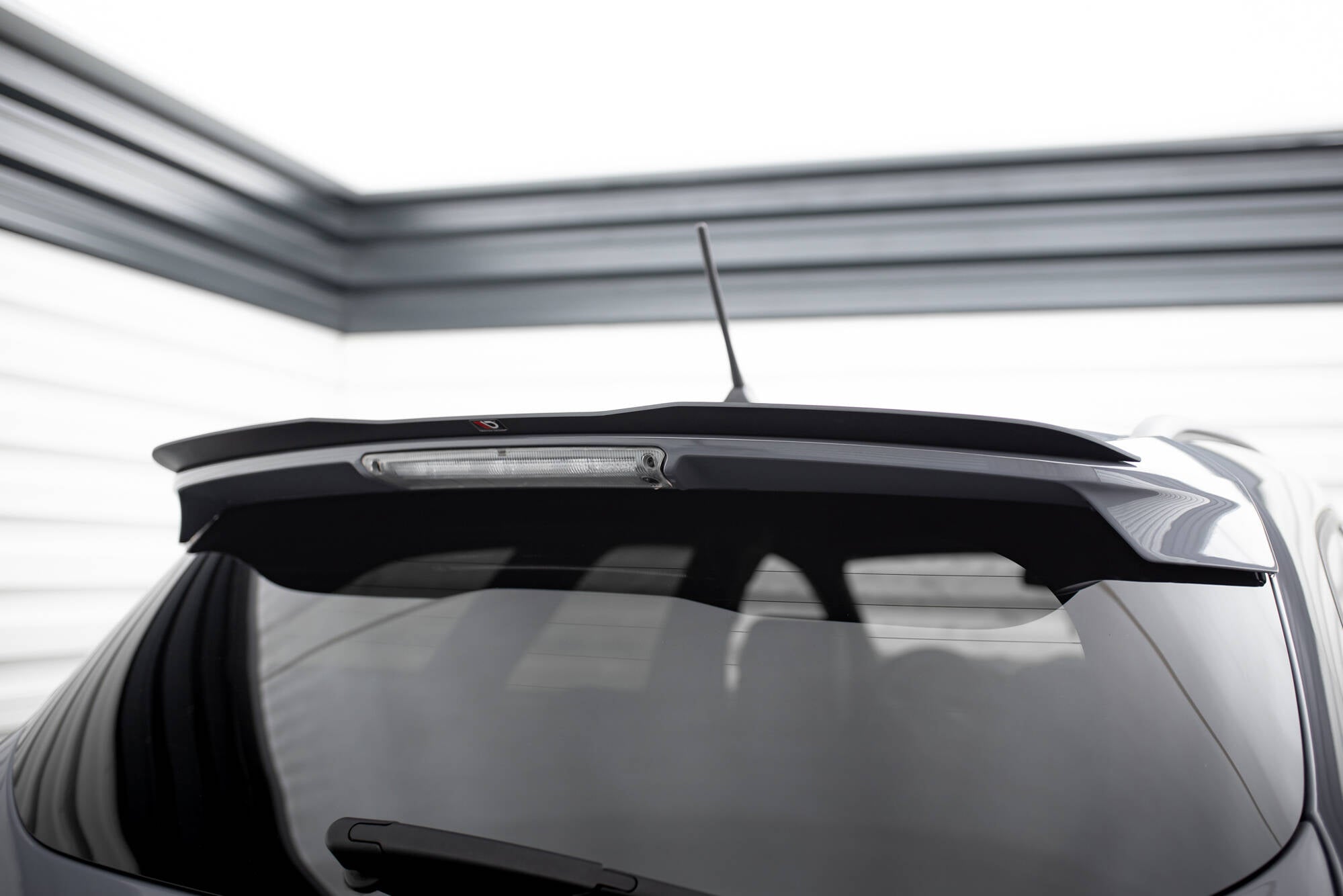 Maxton Design Spoiler CAP passend für Ford Focus ST Mk3 Kombi schwarz Hochglanz