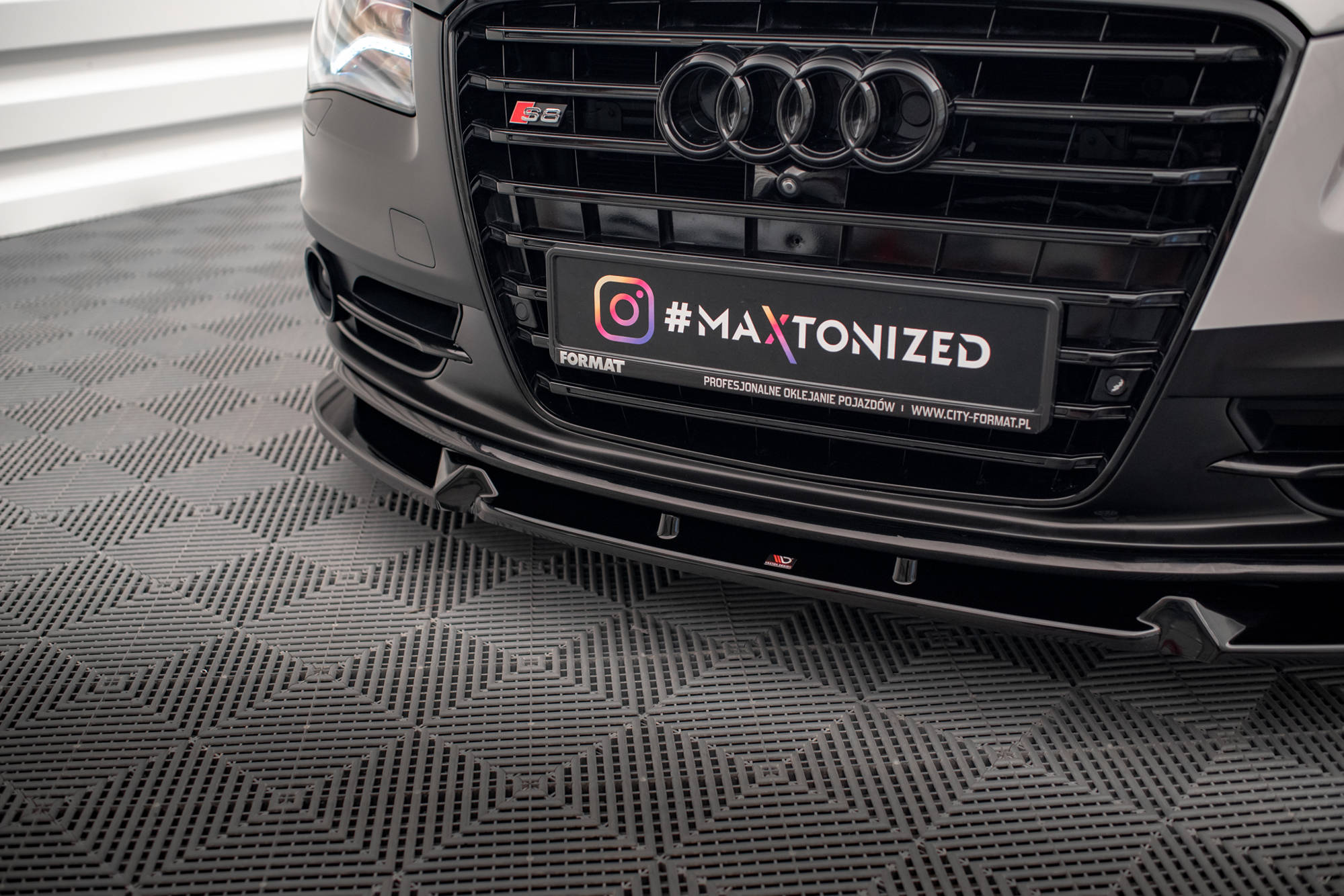 Maxton Design Street+ Spoilerlippe Front Ansatz V.2 passend für Audi S8 D4 schwarz Hochglanz