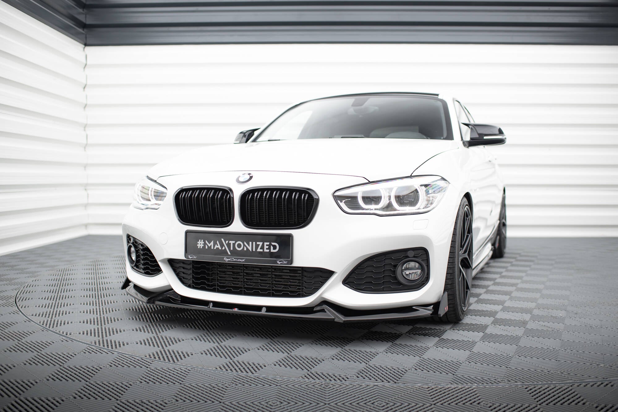 Maxton Design Street+ Spoilerlippe Front Ansatz V.5 + Flaps passend für BMW 1er M-Paket / M140i F20 Facelift