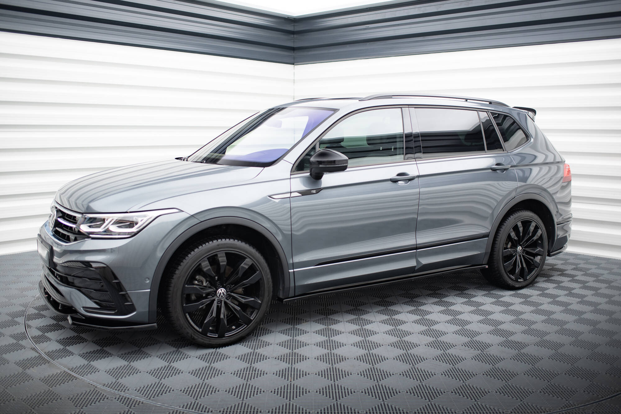 Maxton Design Street+ Seitenschweller Leisten passend für VW Tiguan Allspace Mk2 schwarz Hochglanz