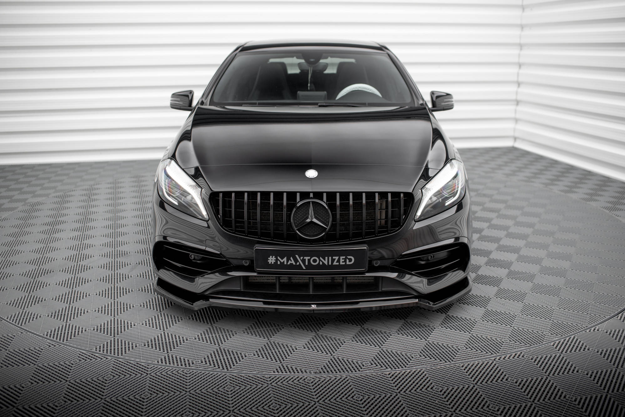 Maxton Design Street+ Spoilerlippe Front Ansatz V.1 passend für Mercedes-Benz A AMG-Line W176 Facelift schwarz Hochglanz