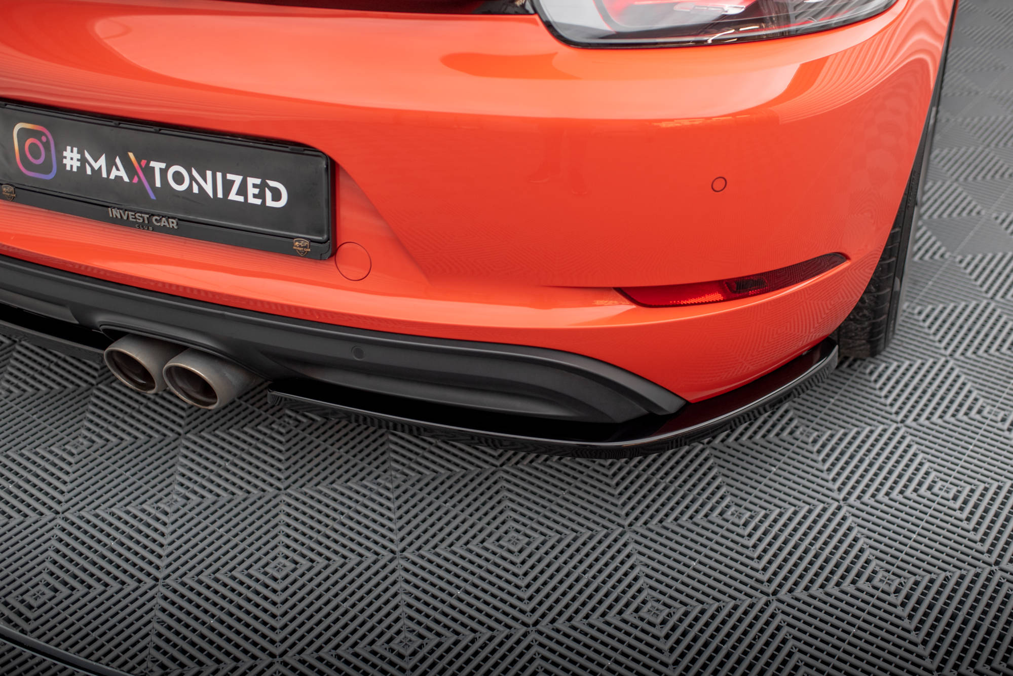 Maxton Design Heck Ansatz Flaps Diffusor passend für Porsche 718 Cayman 982c schwarz Hochglanz