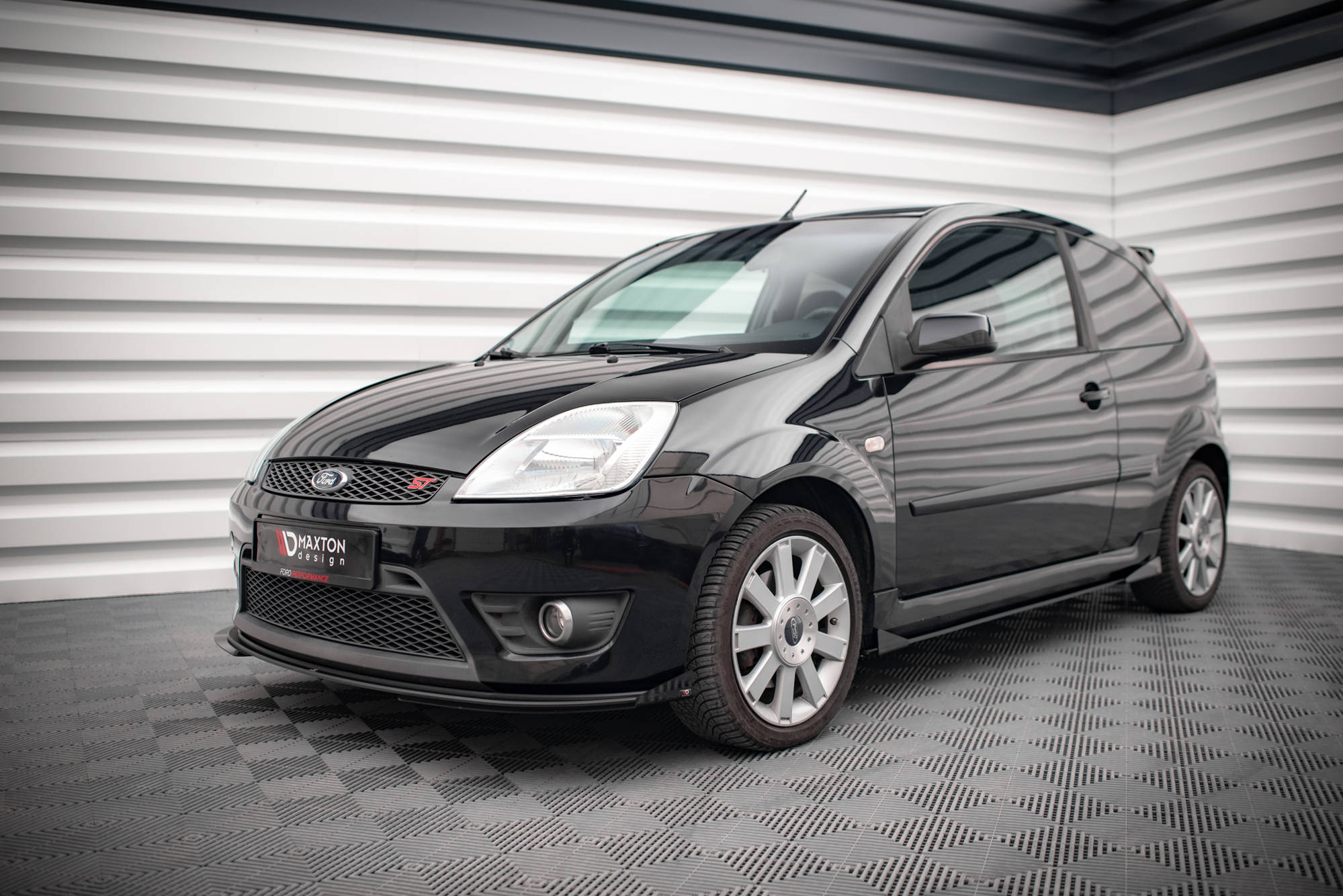 Maxton Design Street Pro Street+ Seitenschweller Leisten + Flaps passend für Ford Fiesta ST Mk6 schwarz Hochglanz