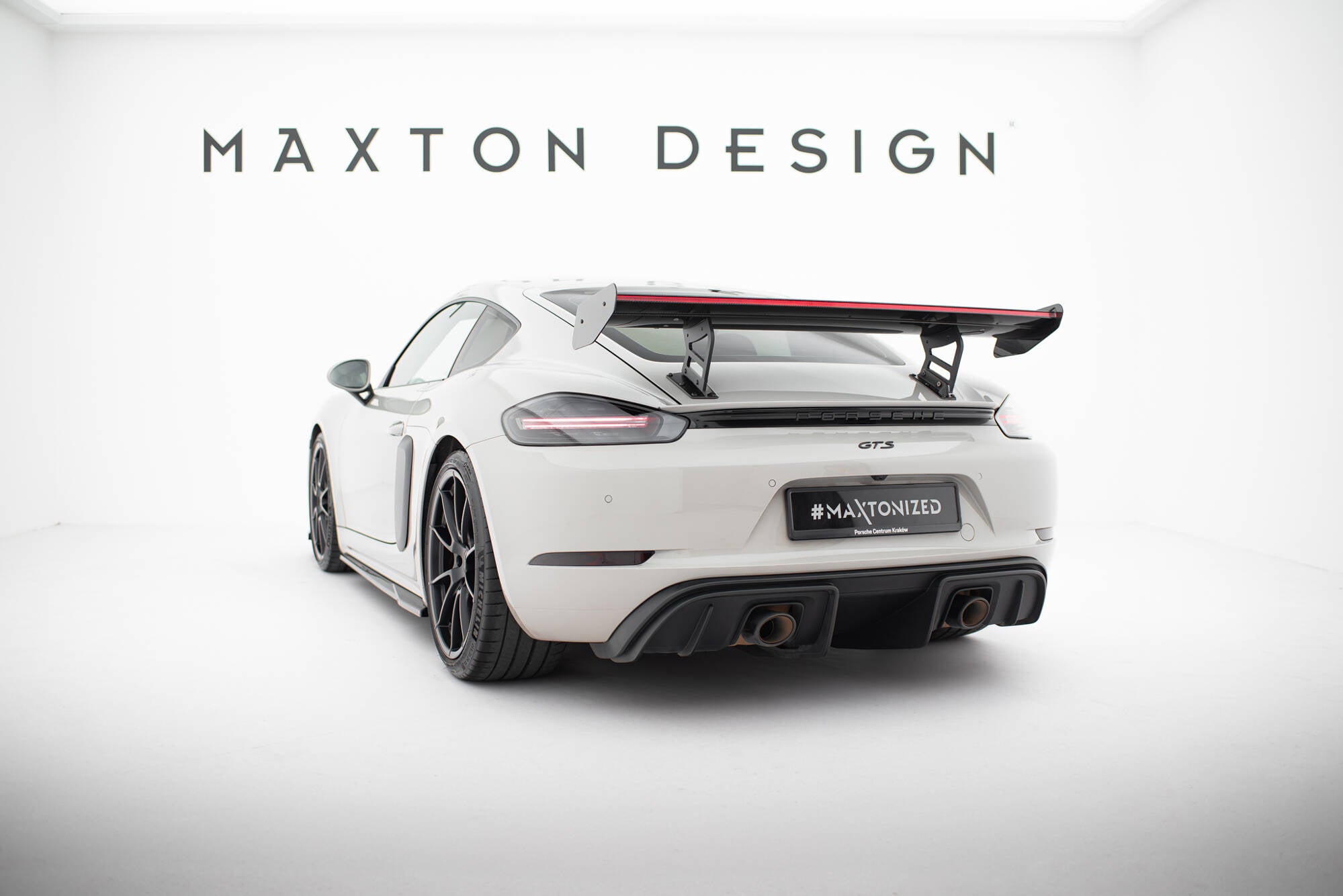 Maxton Design Carbon Spoiler With Internal Brackets Uprights V.2 + LED Porsche 718 Cayman 982c für Porsche Cayman 982c