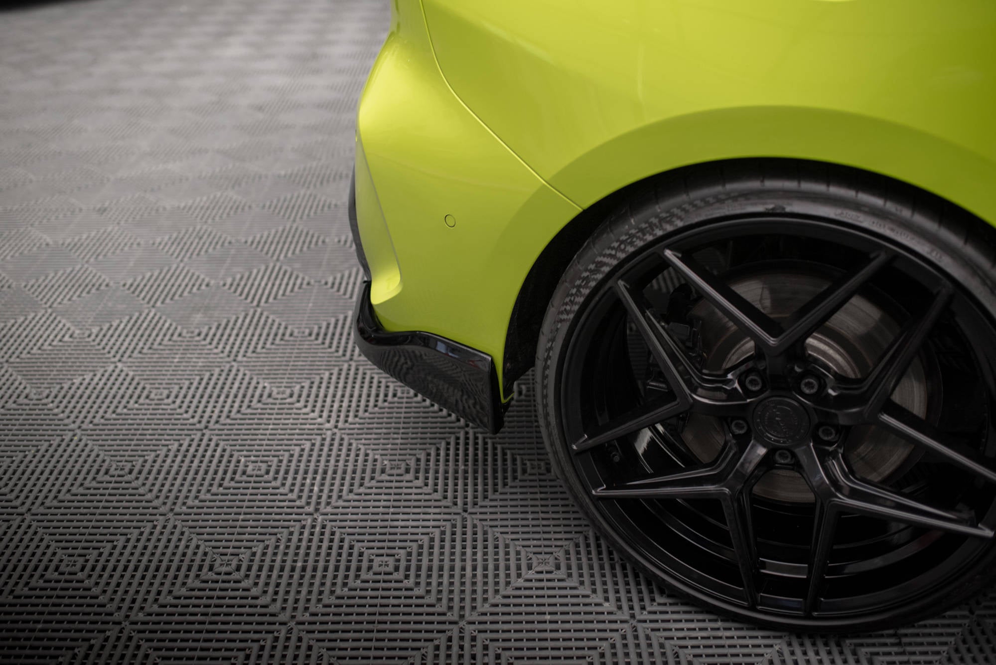 Maxton Design Heck Ansatz Flaps Diffusor V.6 passend für (Für heckansatz v.3) BMW 1er M-Paket / M135i / 128ti F40 schwarz Hochglanz