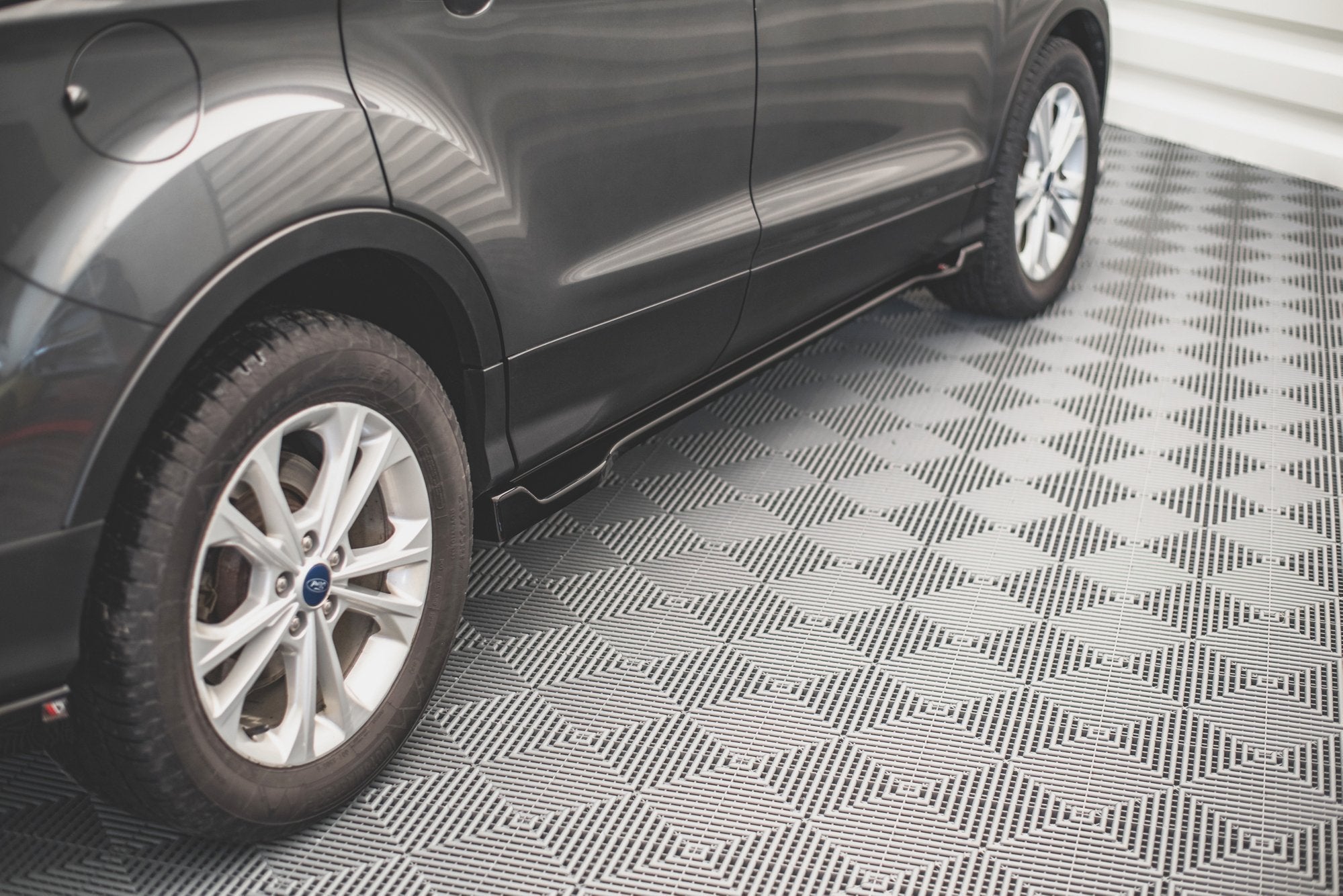 Maxton Design Street+ Seitenschweller Leisten passend für Ford Escape Mk3 schwarz Hochglanz