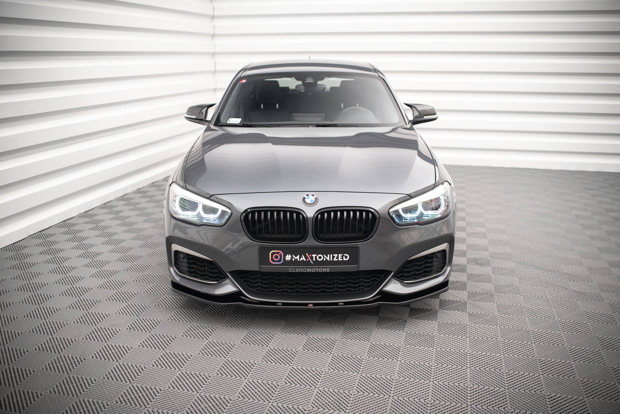 Maxton Design Street+ Spoilerlippe Front Ansatz V.1 passend für BMW 1er F20/F21 M-Power FACELIFT schwarz Hochglanz