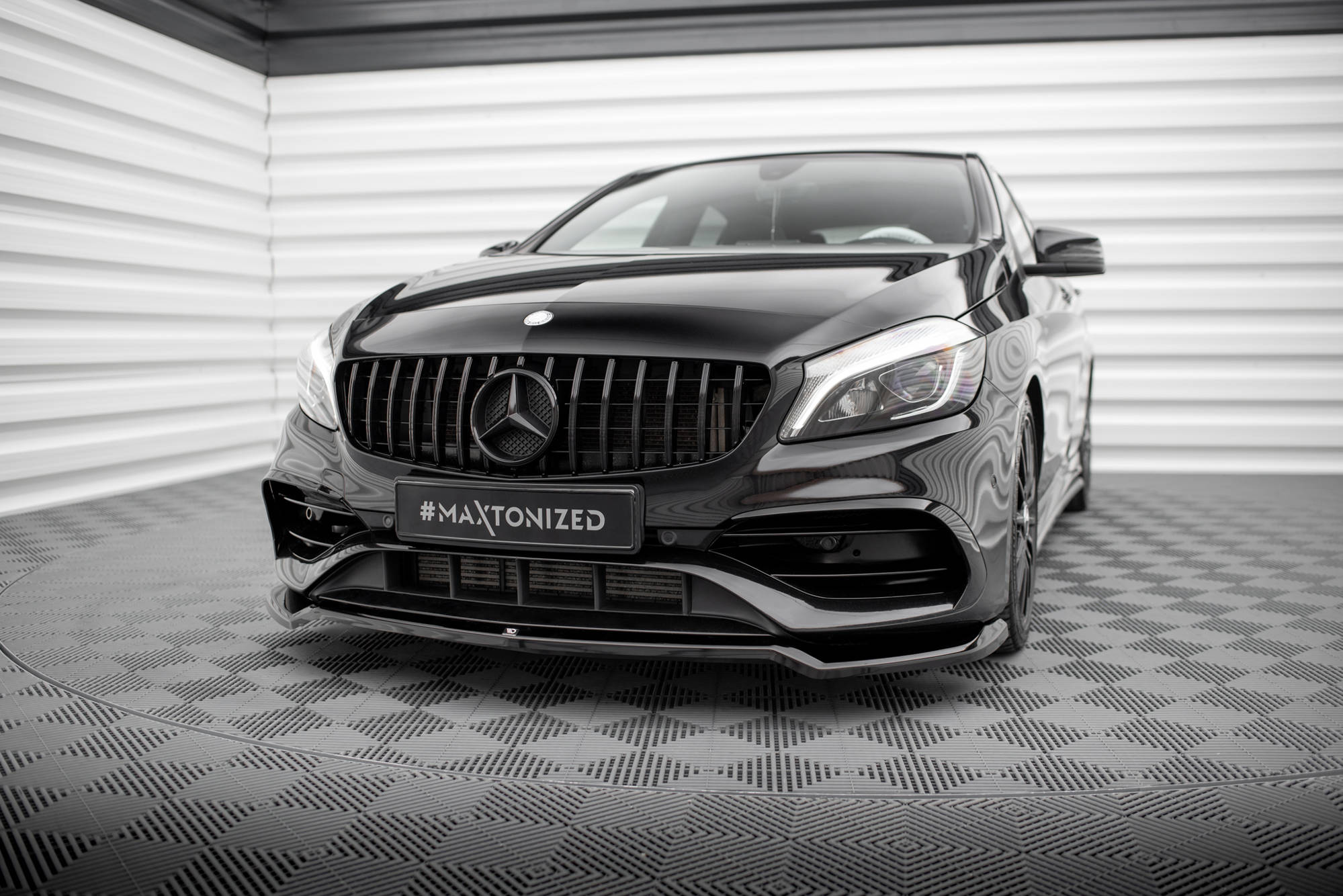 Maxton Design Street+ Spoilerlippe Front Ansatz V.1 passend für Mercedes-Benz A AMG-Line W176 Facelift schwarz Hochglanz