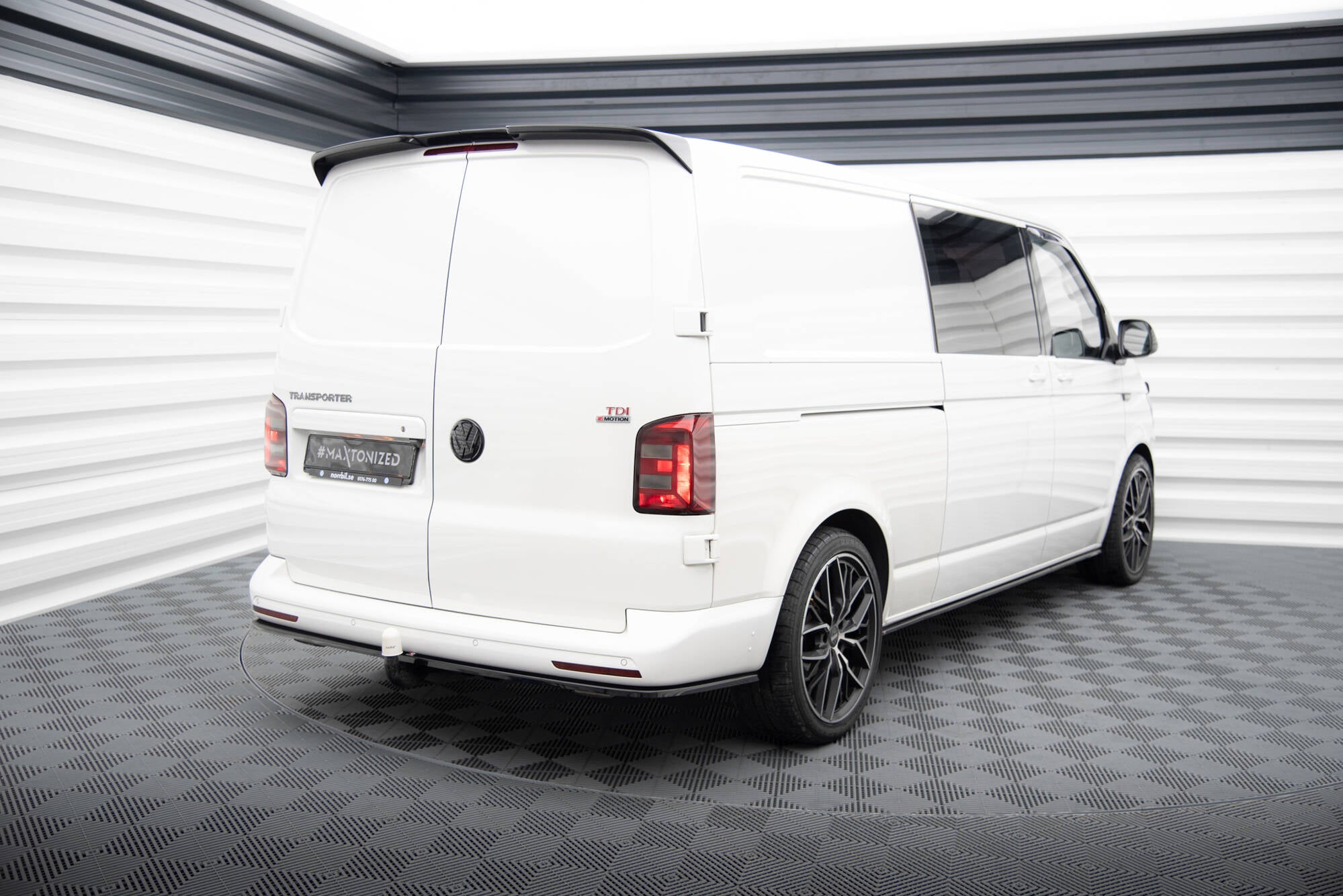 Maxton Design Heckansatz VW T6 / T6.1 Long schwarz Hochglanz für Volkswagen T6.1