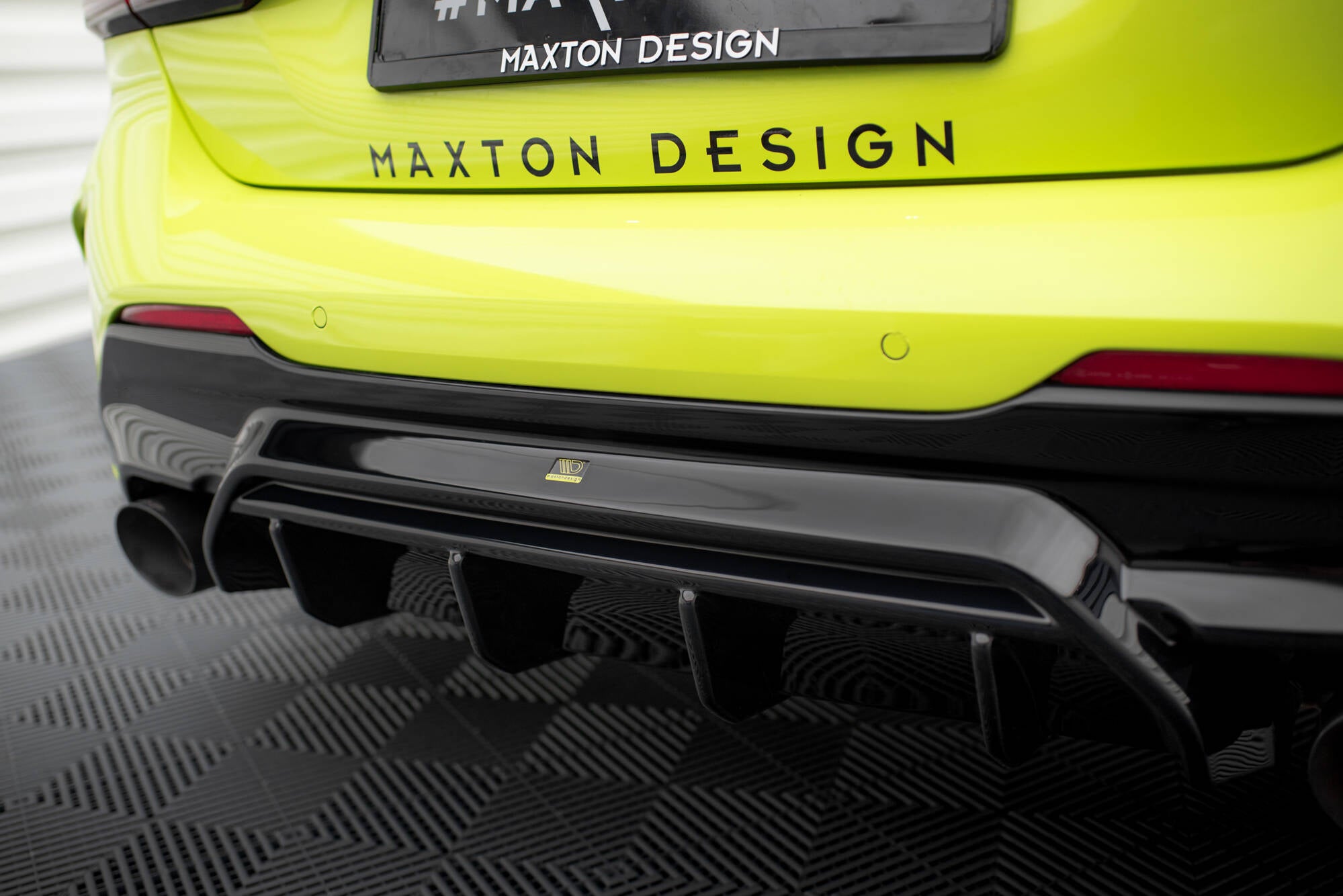 Maxton Design Diffusor Heck Ansatz V.1 passend für BMW 1er M-Paket/ M135i / 128ti F40 schwarz Hochglanz