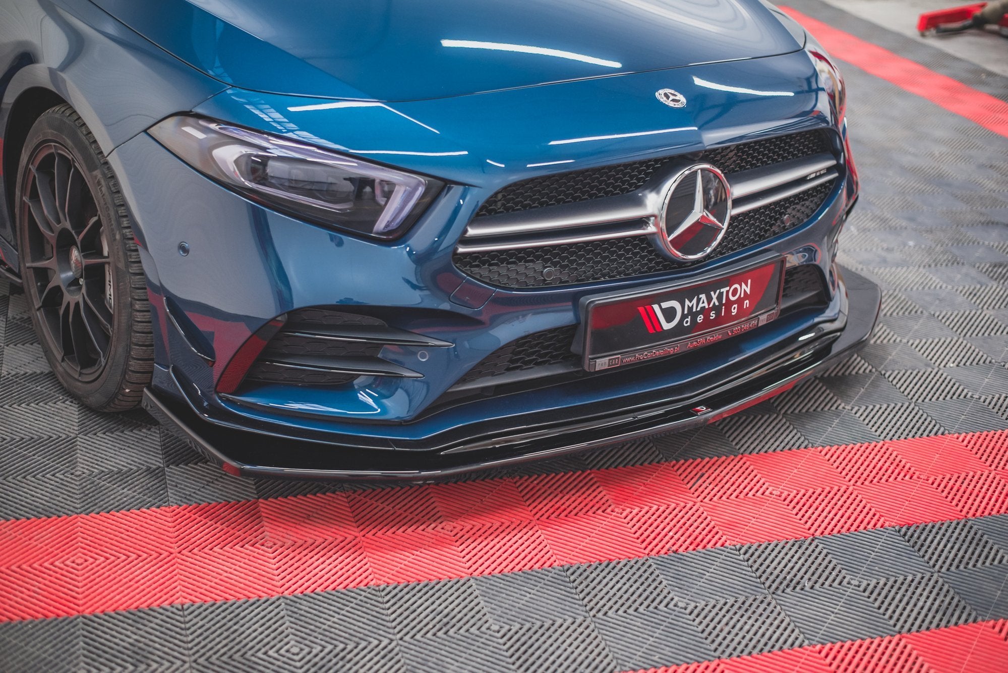Maxton Design Street+ Spoilerlippe Front Ansatz V.3 passend für Mercedes A35 AMG Aero W177 schwarz Hochglanz