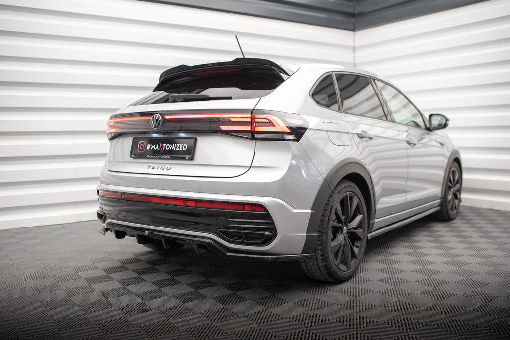 Maxton Design Street+ Mittlerer Diffusor RACE passend für VW Taigo R-Line Mk1 schwarz Hochglanz