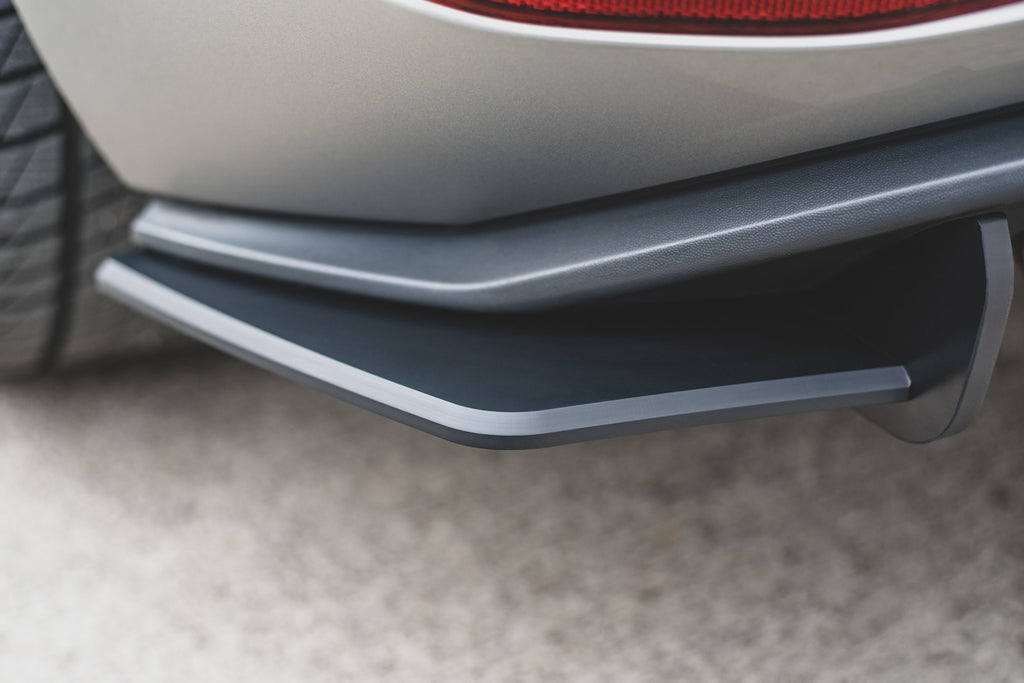 Maxton Design Street Pro Heck Ansatz Flaps Diffusor passend für L + R V.1 VW Golf 7 GTI