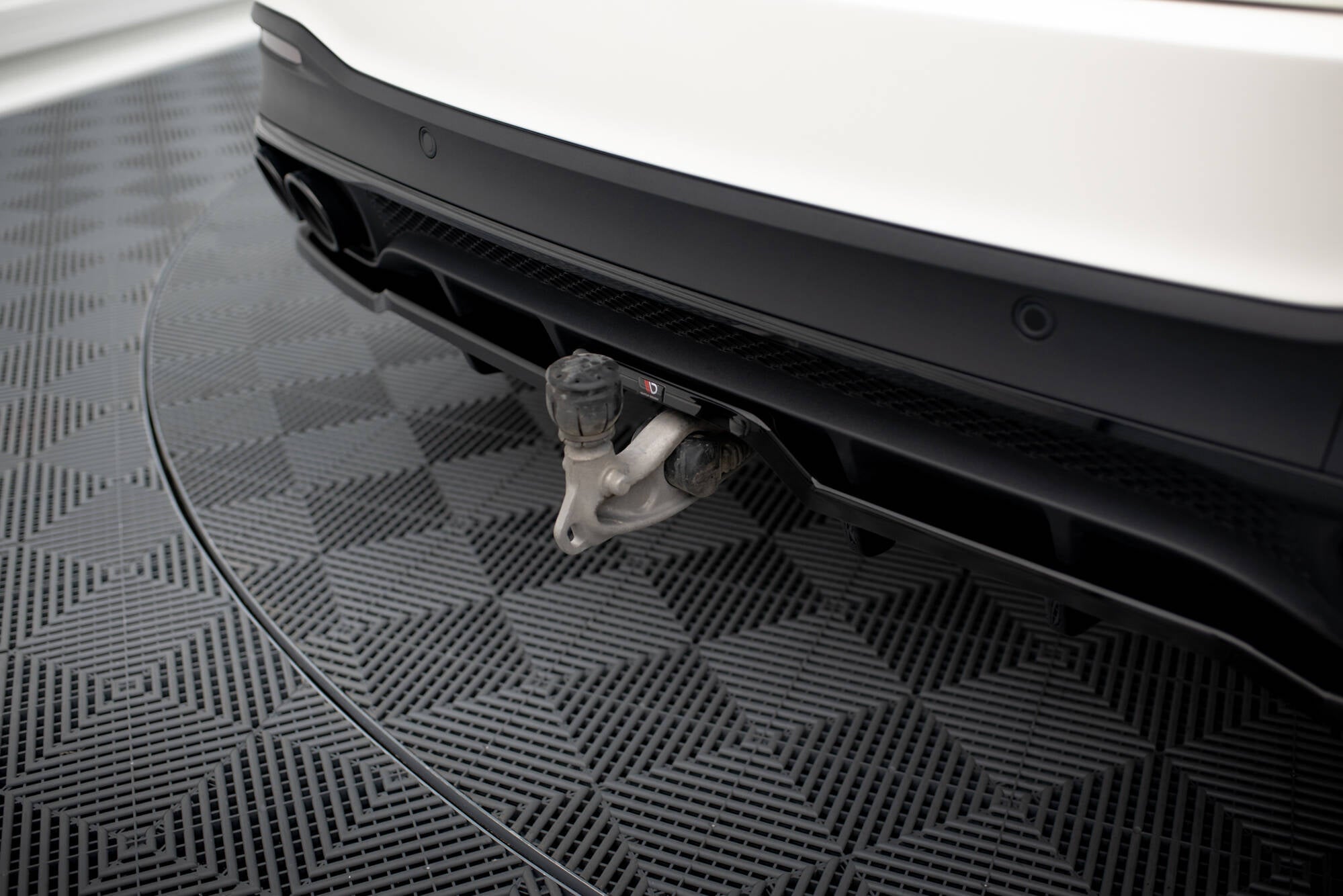 Maxton Design Street+ Mittlerer Diffusor RACE passend für Mercedes-AMG GLE 53 / 63 W167 / W167 Facelift schwarz Hochglanz