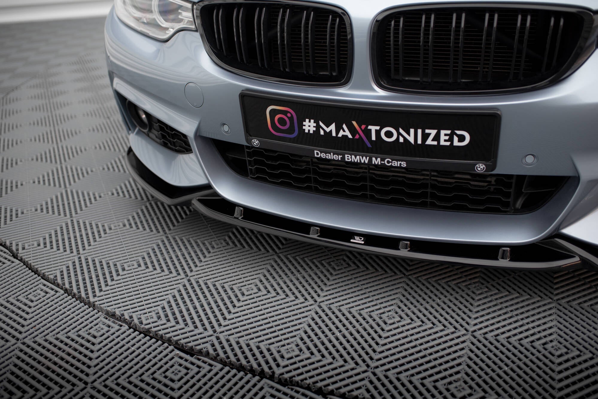 Maxton Design Street+ Spoilerlippe Front Ansatz V.3 passend für BMW 4er Coupe / Gran Coupe / Cabrio M-Paket F32 / F36 / F33 schwarz Hochglanz