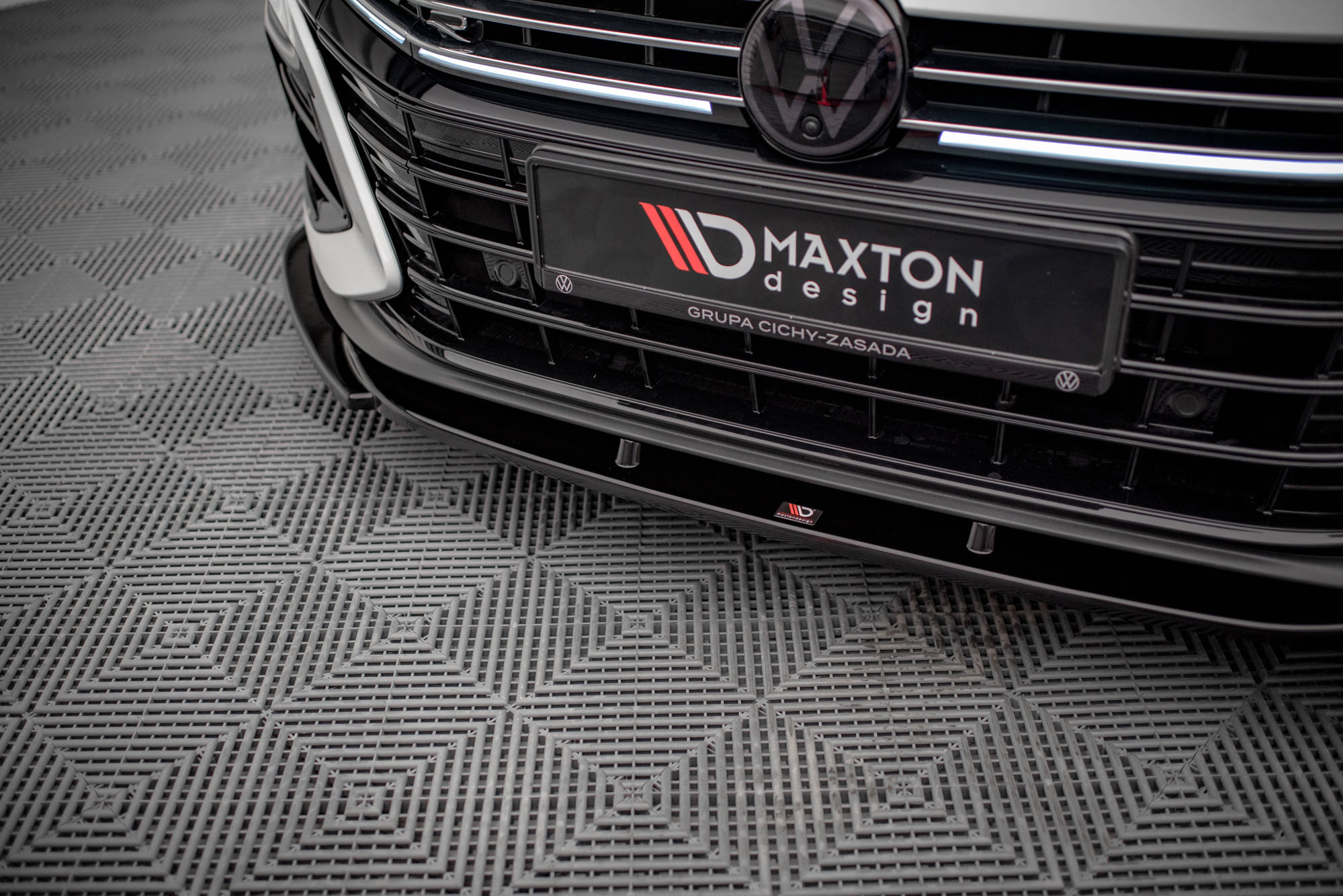Maxton Design Street+ Spoilerlippe Front Ansatz V.1 passend für VW Arteon R Limousine / Shooting Brake Mk1 Facelift schwarz Hochglanz