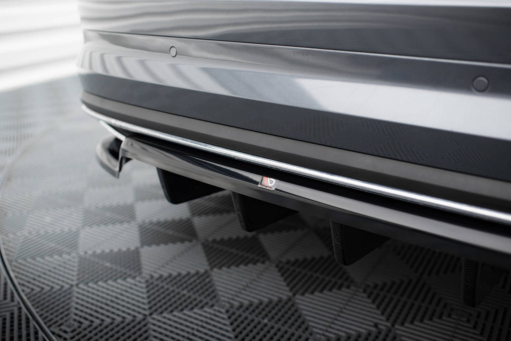 Maxton Design Street+ Mittlerer Diffusor RACE passend für Skoda Kodiaq Sportline Mk1 / Mk1 Facelift schwarz Hochglanz
