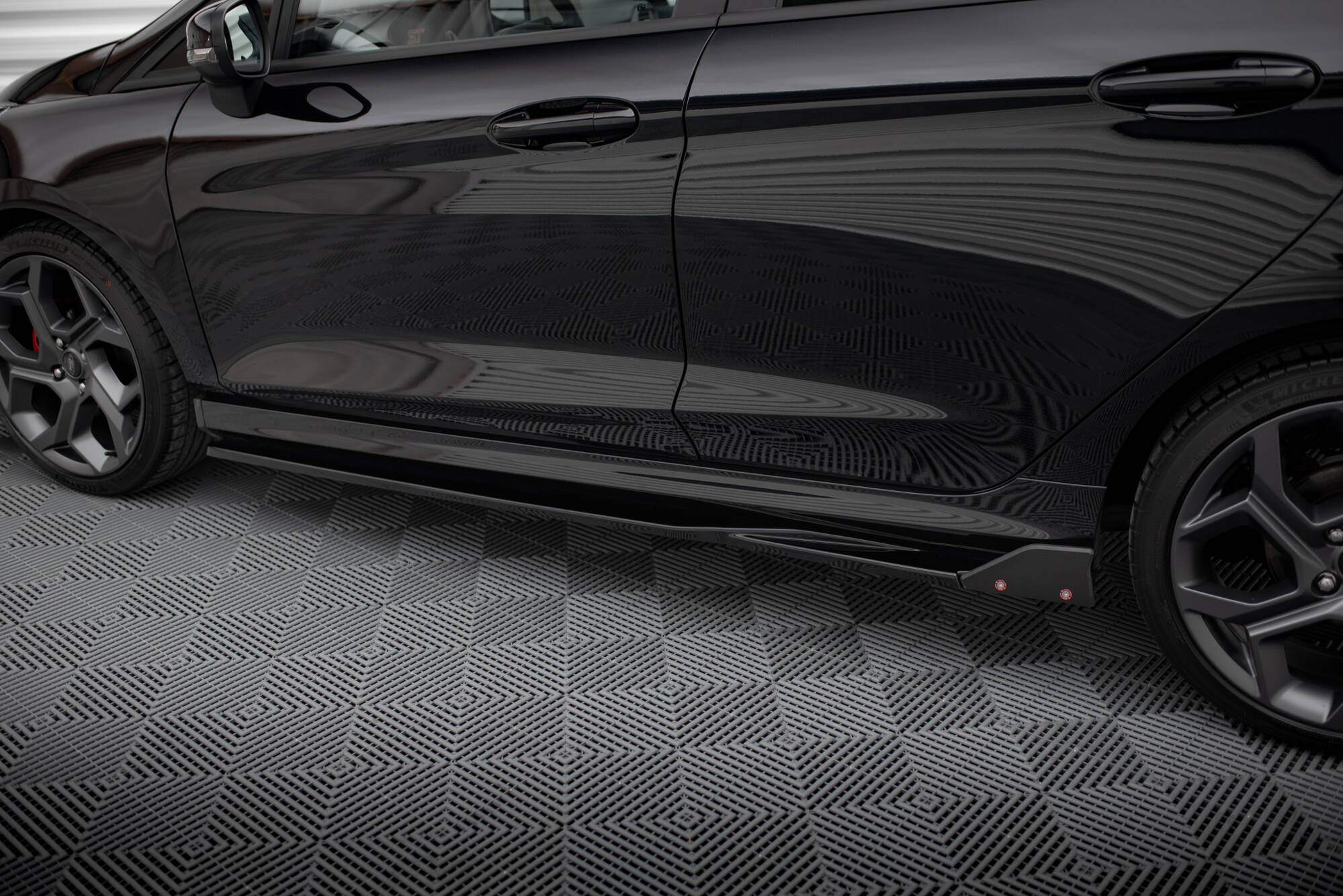 Maxton Design Street+ Seitenschweller Leisten V.2 passend für + Flaps passend für Ford Fiesta ST / ST-Line