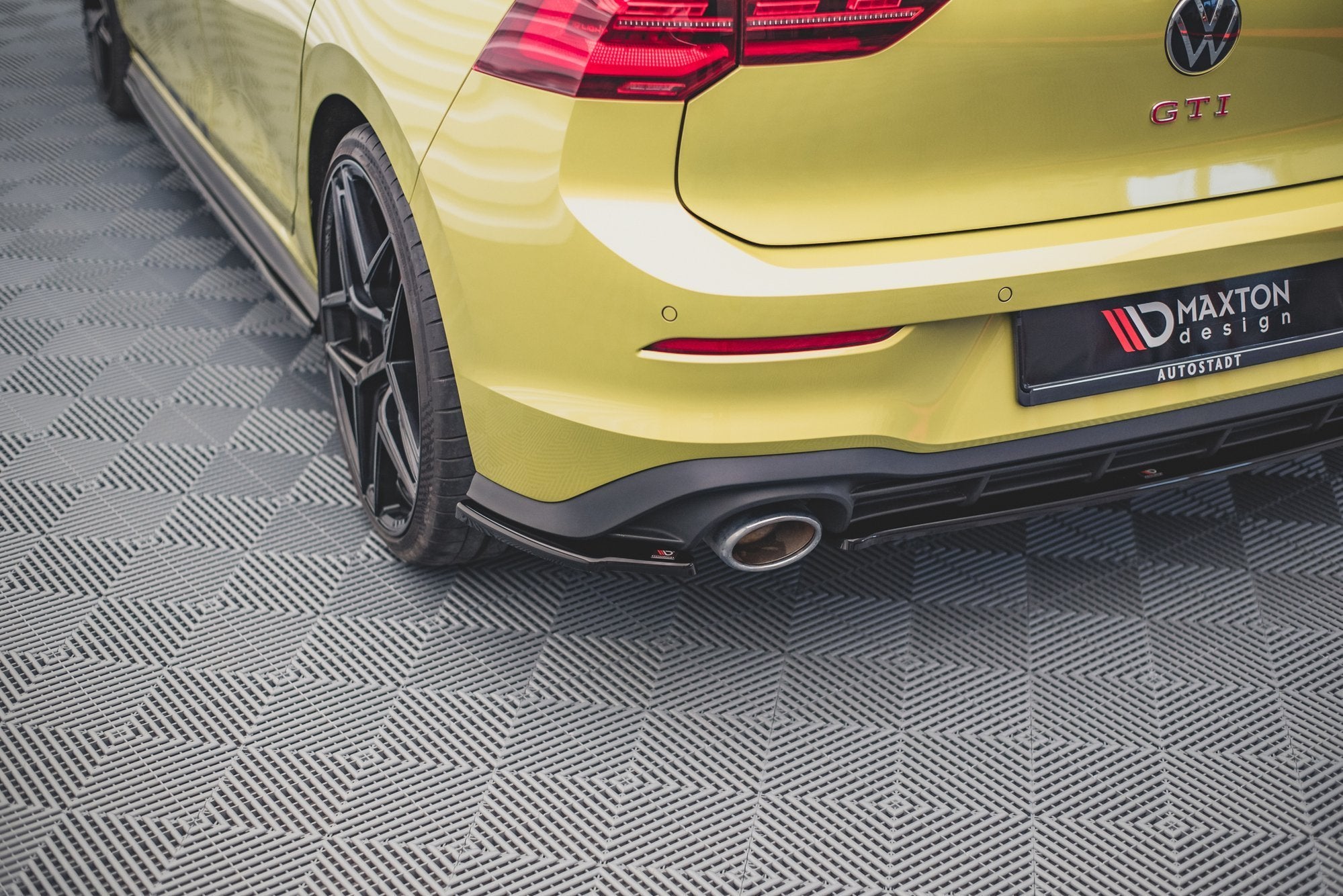 Maxton Design Heck Ansatz Flaps Diffusor V.2 für Volkswagen Golf 8 GTI Clubsport schwarz matt