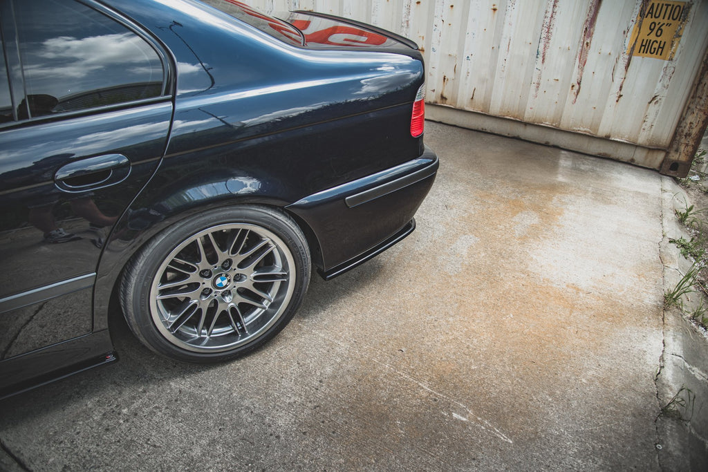Maxton Design Heck Ansatz Flaps Diffusor passend für BMW M5 / 5 M-Paket E39 schwarz Hochglanz