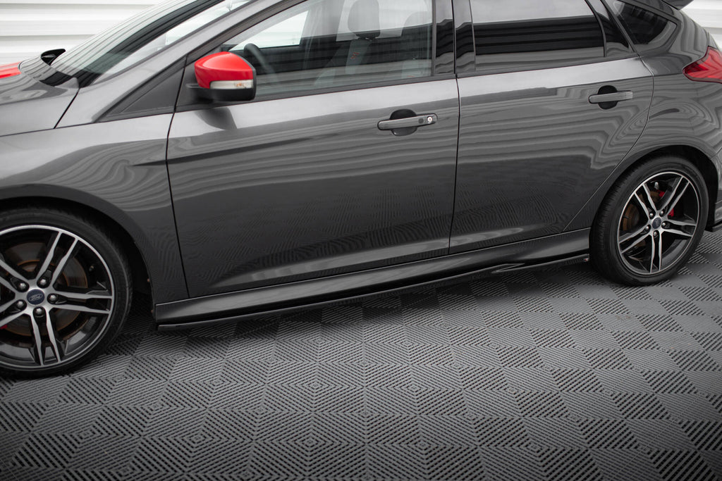 Maxton Design Street+ Seitenschweller Leisten V.2 passend für Ford Focus ST Mk3 schwarz Hochglanz
