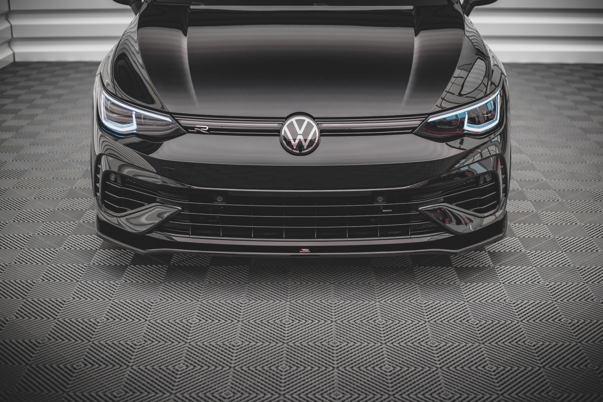 Maxton Design Street+ Spoilerlippe Front Ansatz V.3 passend für VW Golf R Hatchback / Variant Mk8 schwarz Hochglanz