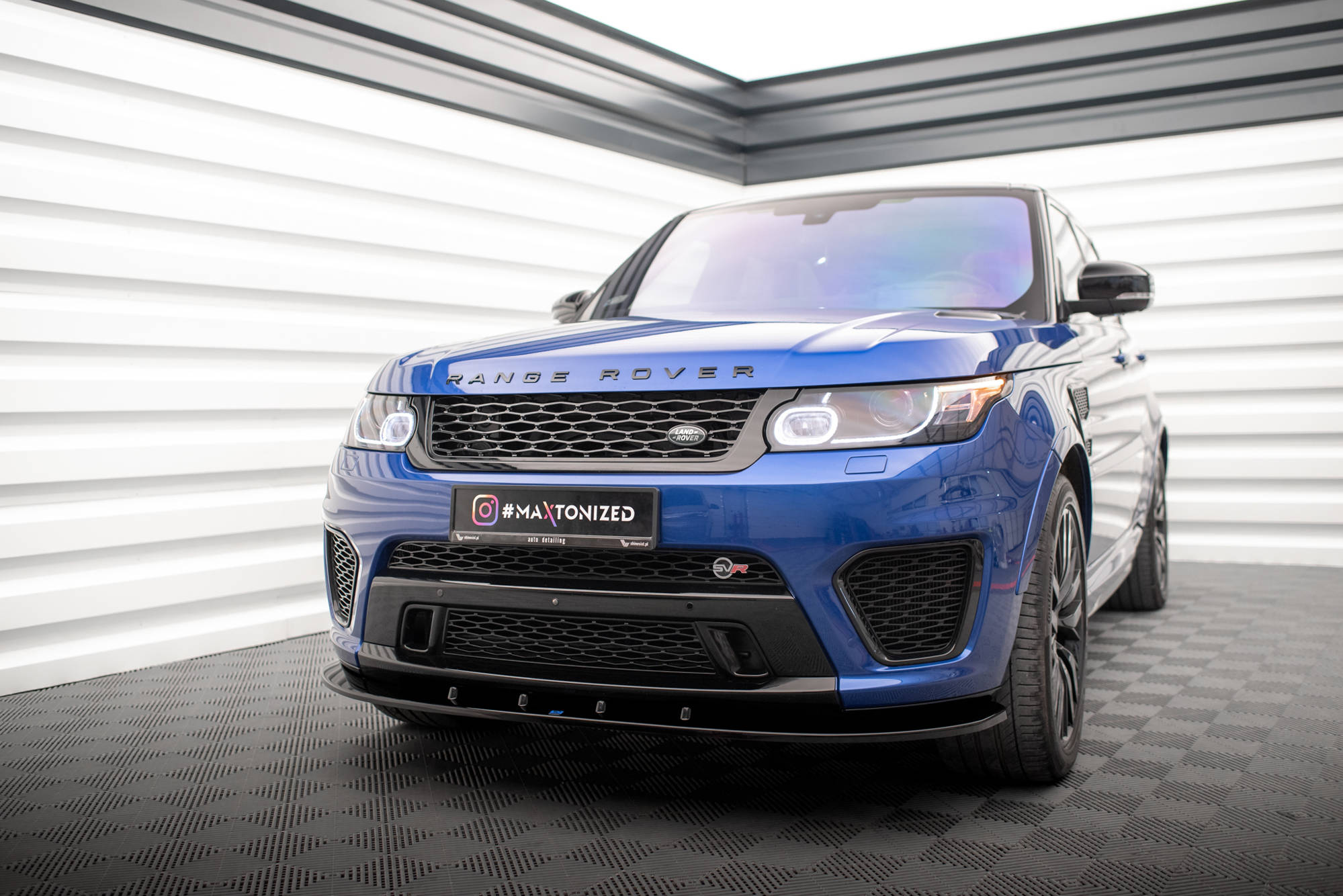 Maxton Design Street+ Spoilerlippe Front Ansatz V.1 passend für Land Rover Range Rover Sport SVR Mk2 schwarz Hochglanz