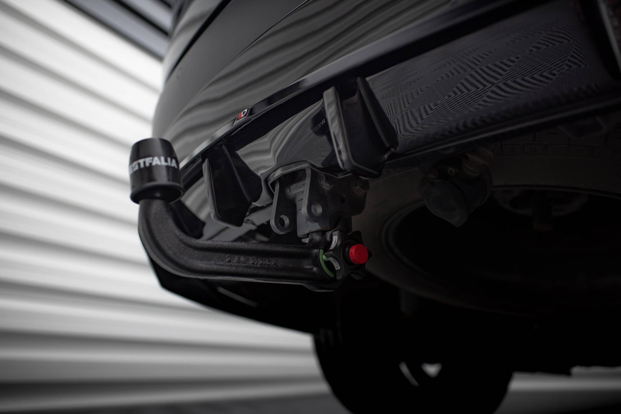 Maxton Design Street+ Mittlerer Diffusor RACE passend für Land Rover Discovery HSE Mk5 schwarz Hochglanz