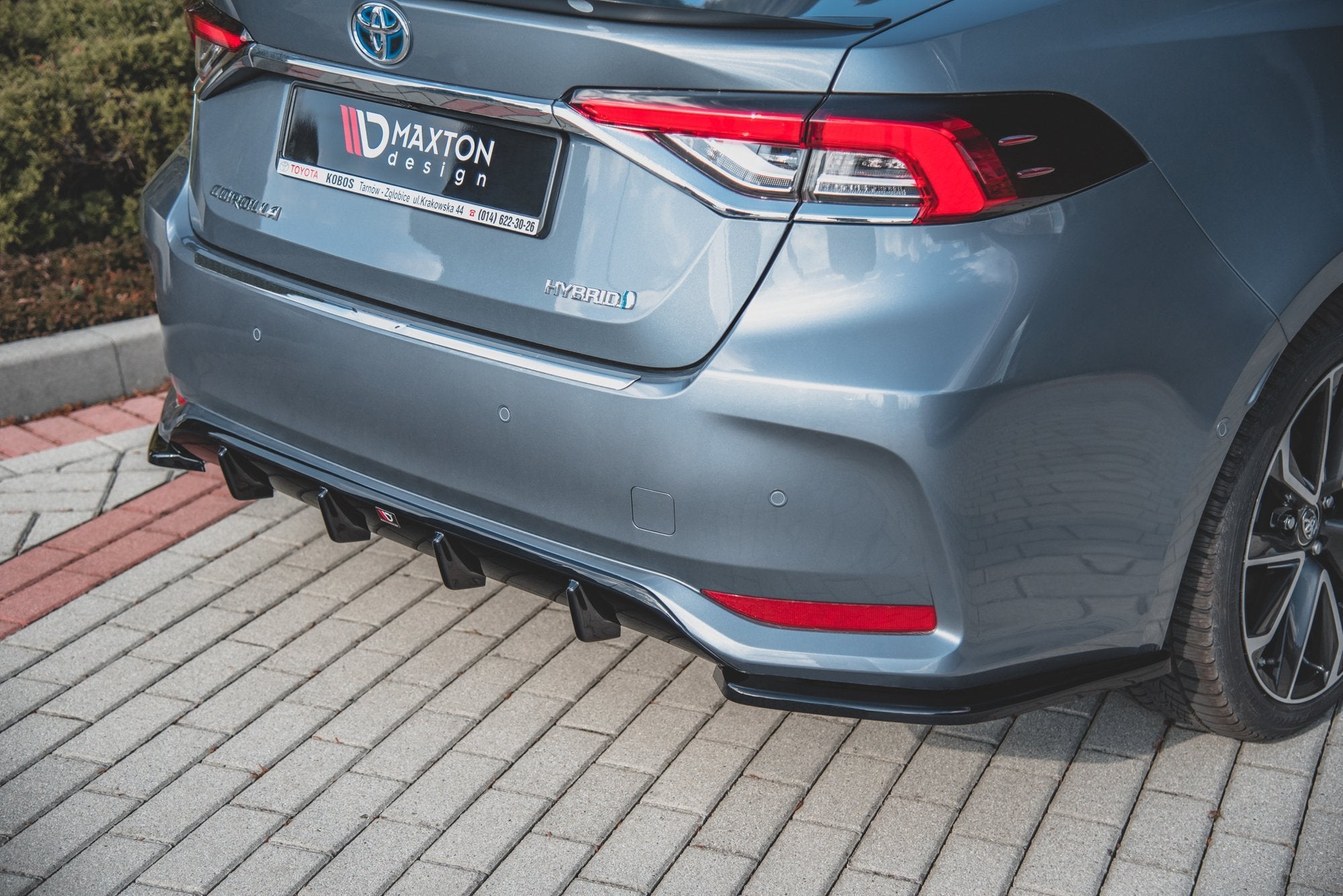 Maxton Design Diffusor Heck Ansatz passend für Toyota Corolla XII Limousine schwarz Hochglanz