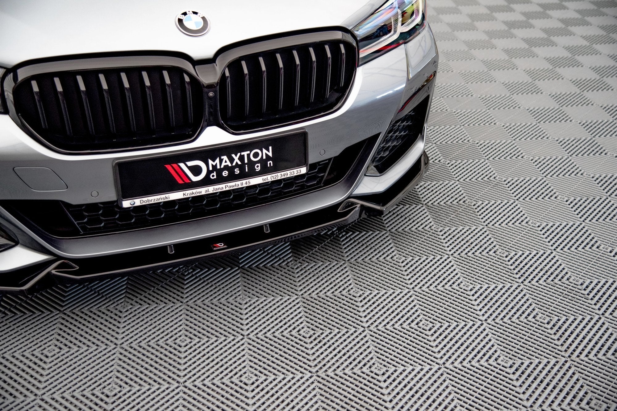 Maxton Design Street+ Spoilerlippe Front Ansatz V.1 passend für BMW 5er M-Paket / M550i / M550d Limousine / Touring G30 / G31 Facelift schwarz Hochglanz