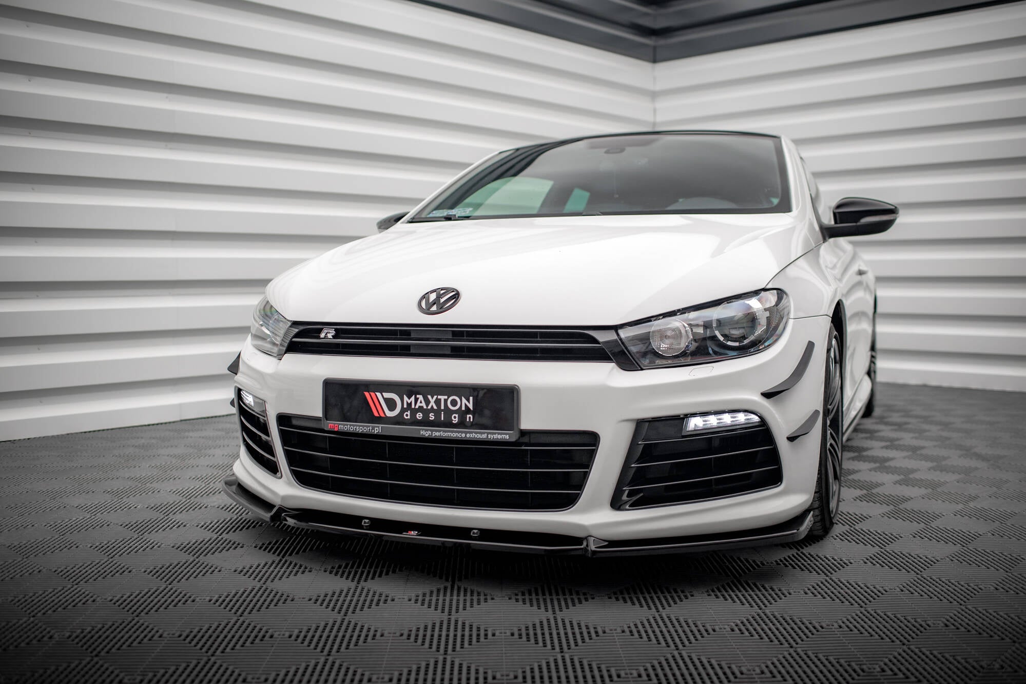Maxton Design Street+ Spoilerlippe Front Ansatz V.3 passend für VW Scirocco R Mk3 schwarz Hochglanz