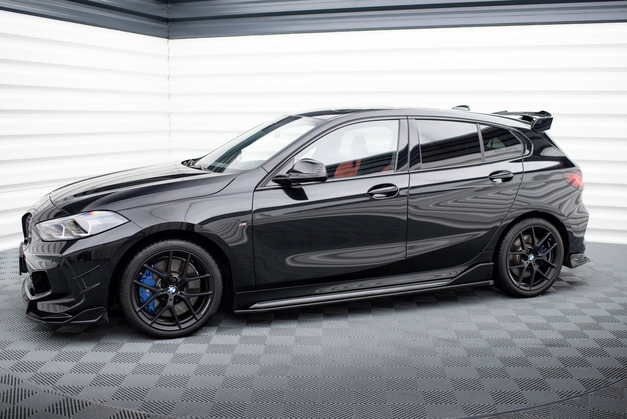 Maxton Design Street+ Seitenschweller Leisten passend für BMW M135i M-Performance F40 schwarz Hochglanz
