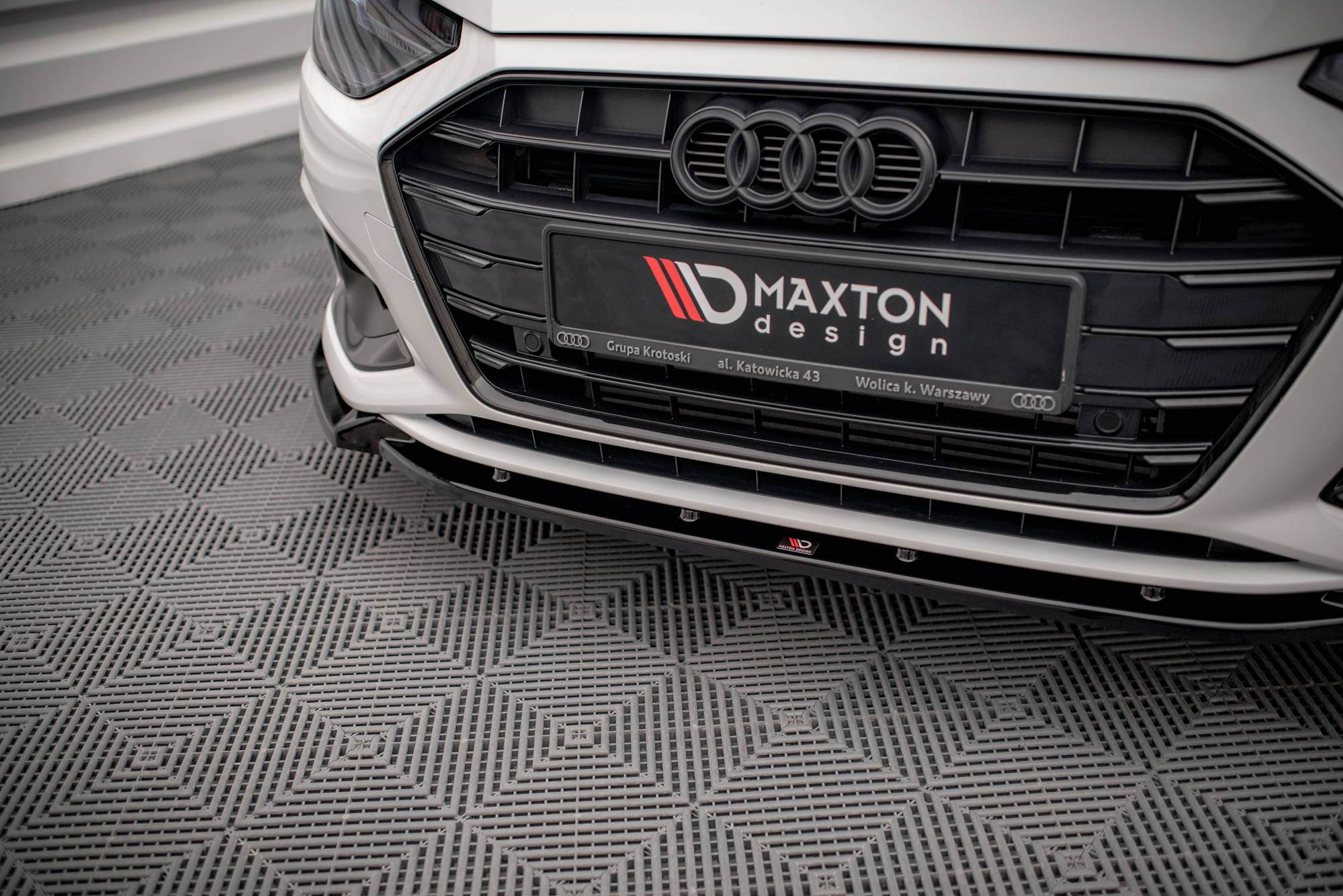 Maxton Design Street+ Spoilerlippe Front Ansatz V.1 passend für Audi A4 B9 Facelift schwarz Hochglanz