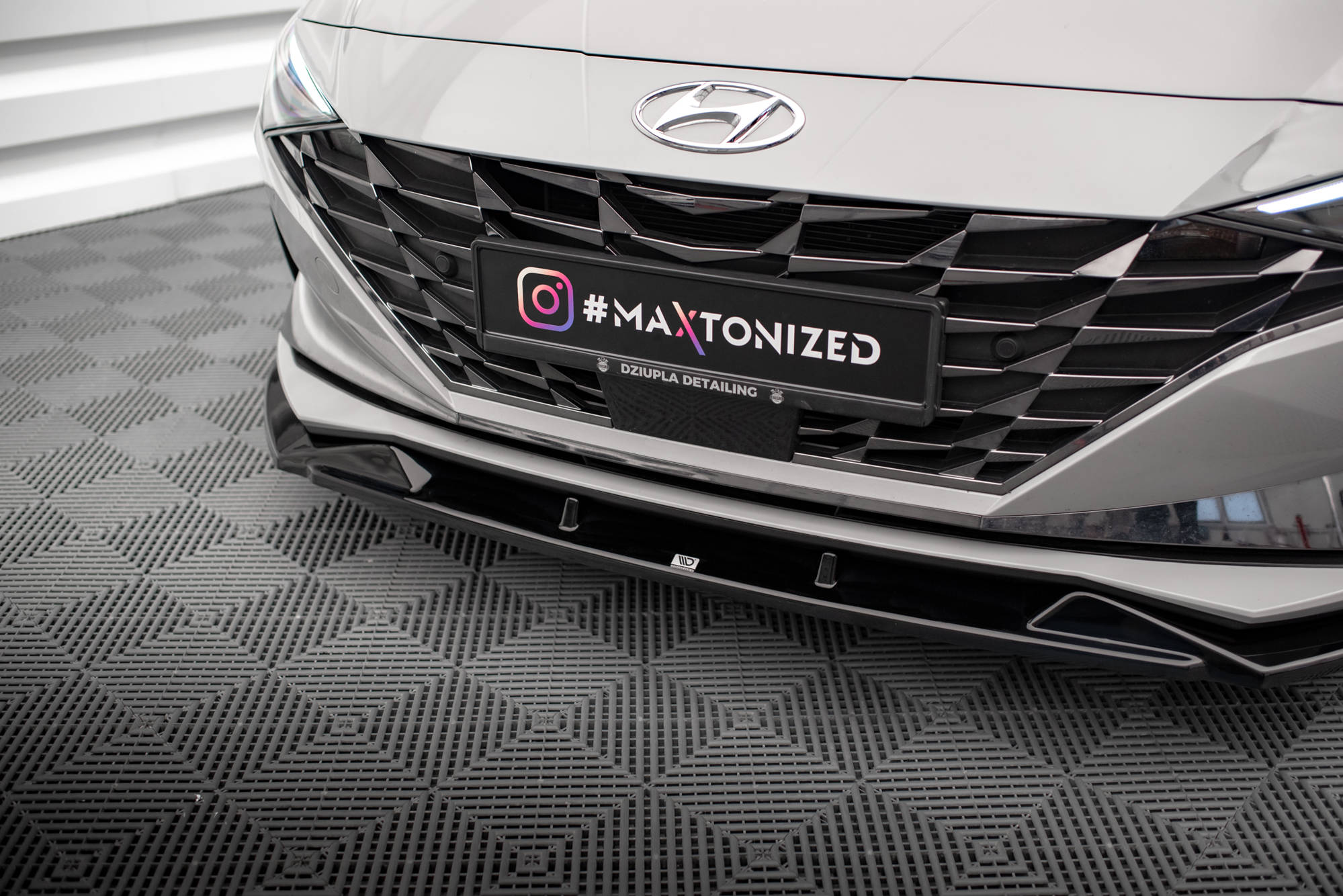 Maxton Design Street+ Spoilerlippe Front Ansatz passend für Hyundai Elantra Mk7 schwarz Hochglanz