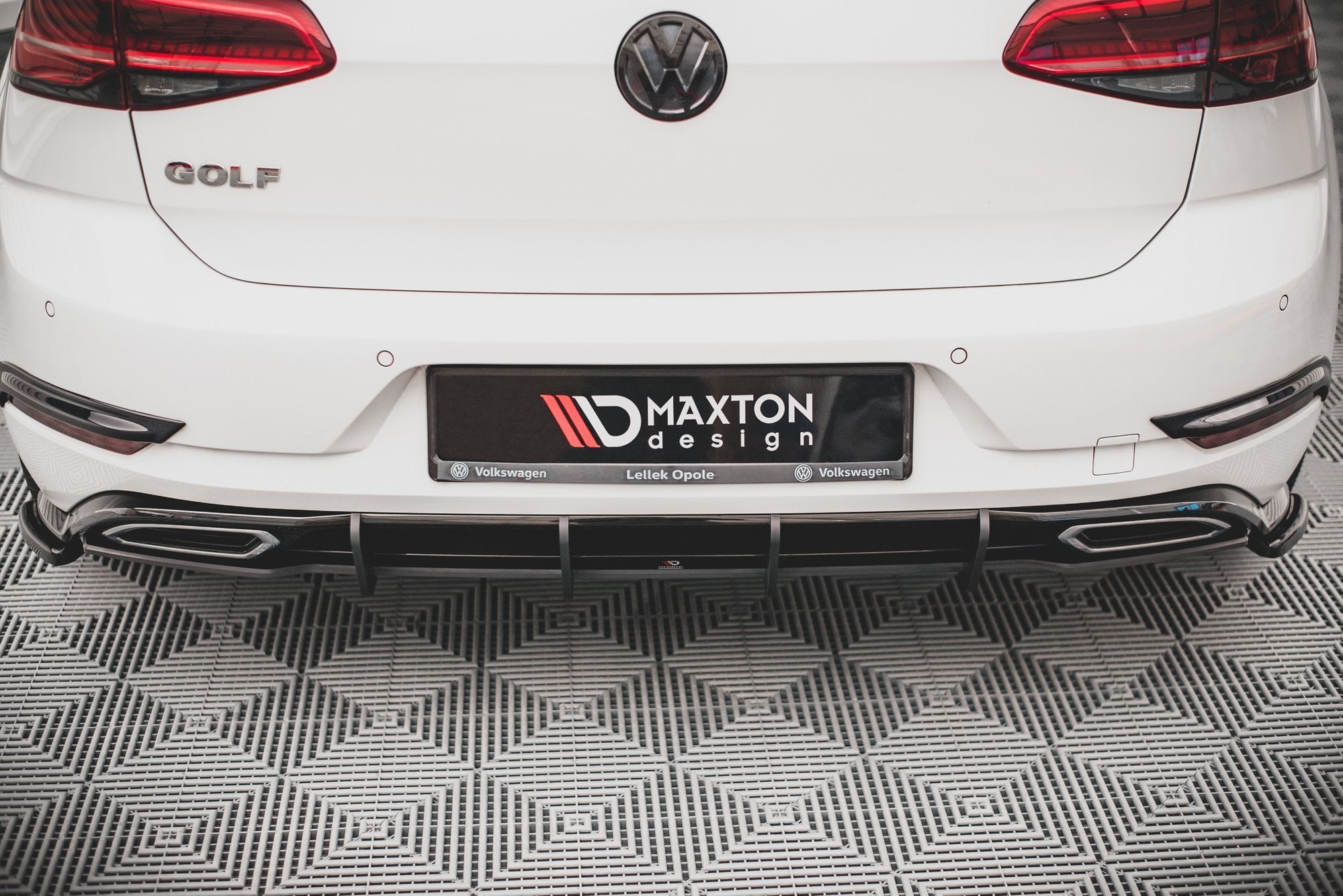 Maxton Design Rennen Street Pro Heckschürze passend für VW Golf R-Line Mk 7 Facelift