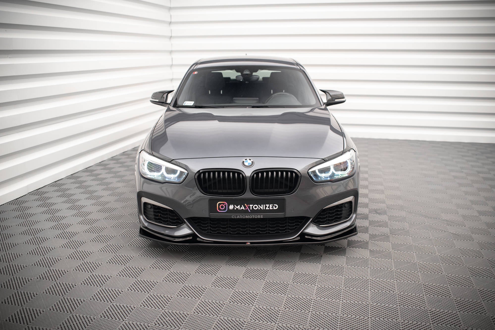 Maxton Design Street+ Spoilerlippe Front Ansatz V.3 passend für BMW 1er F20/F21 M-Power schwarz Hochglanz