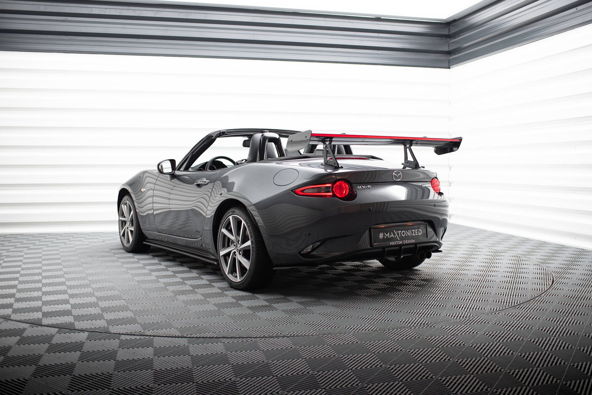 Maxton Design Carbon Spoiler With Upper Swan Mounting + LED Mazda MX-5 ND (Mk4) für Mazda MX-5 Mk4 (ND)
