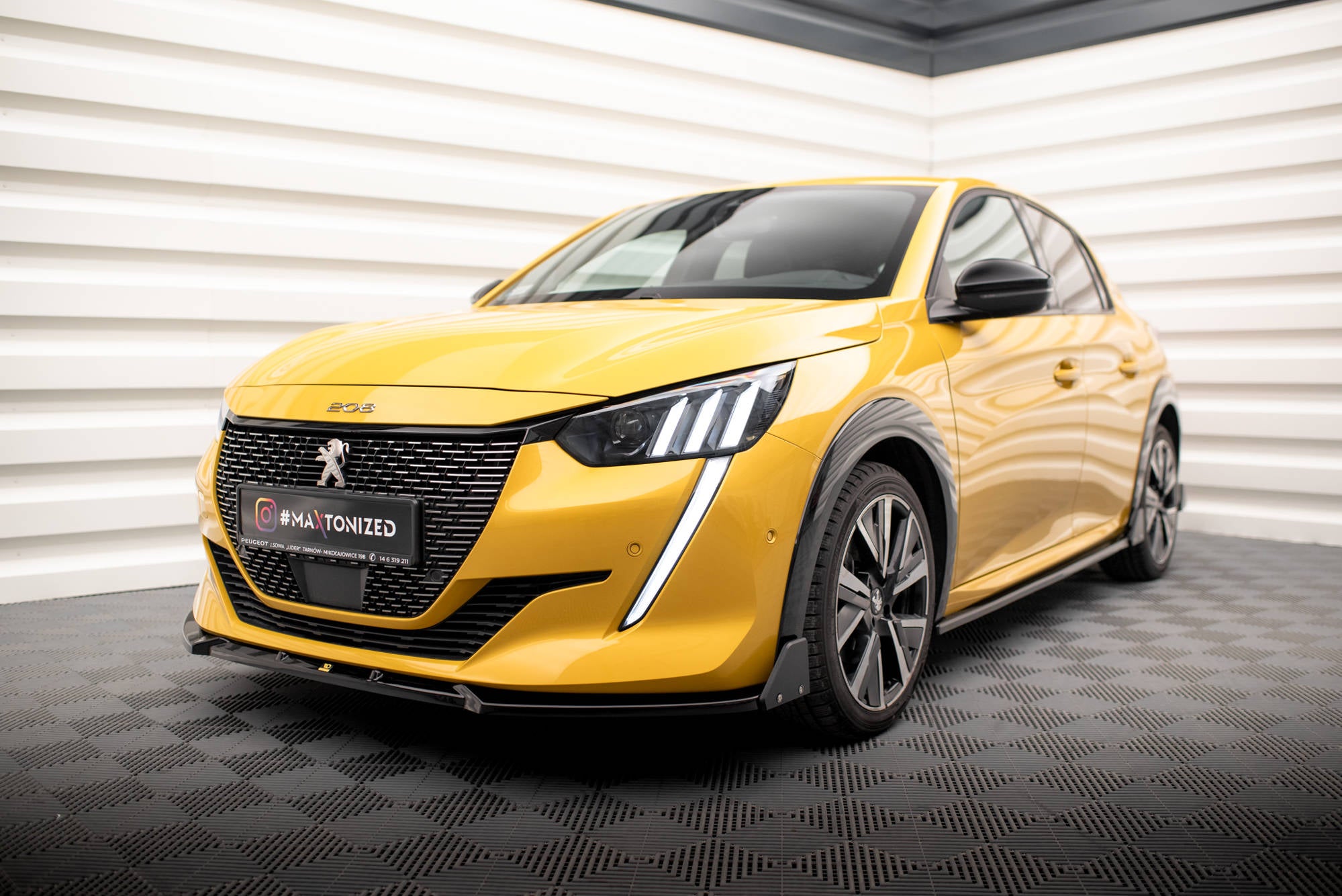Maxton Design Street+ Spoilerlippe Front Ansatz V.1 + Flaps passend für Peugeot 208 GT Mk2