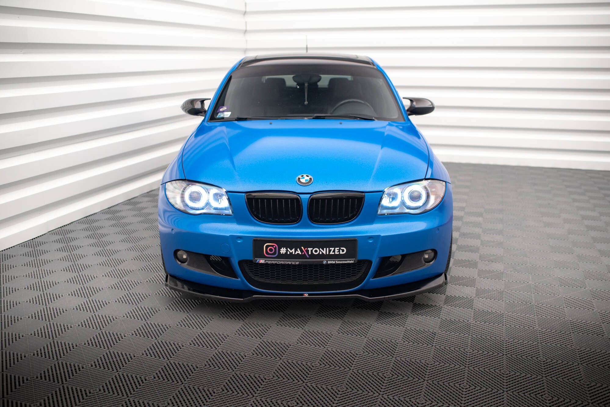Maxton Design Street+ Spoilerlippe Front Ansatz V.1 passend für BMW 1er M-Paket E87 / E81 Facelift schwarz Hochglanz