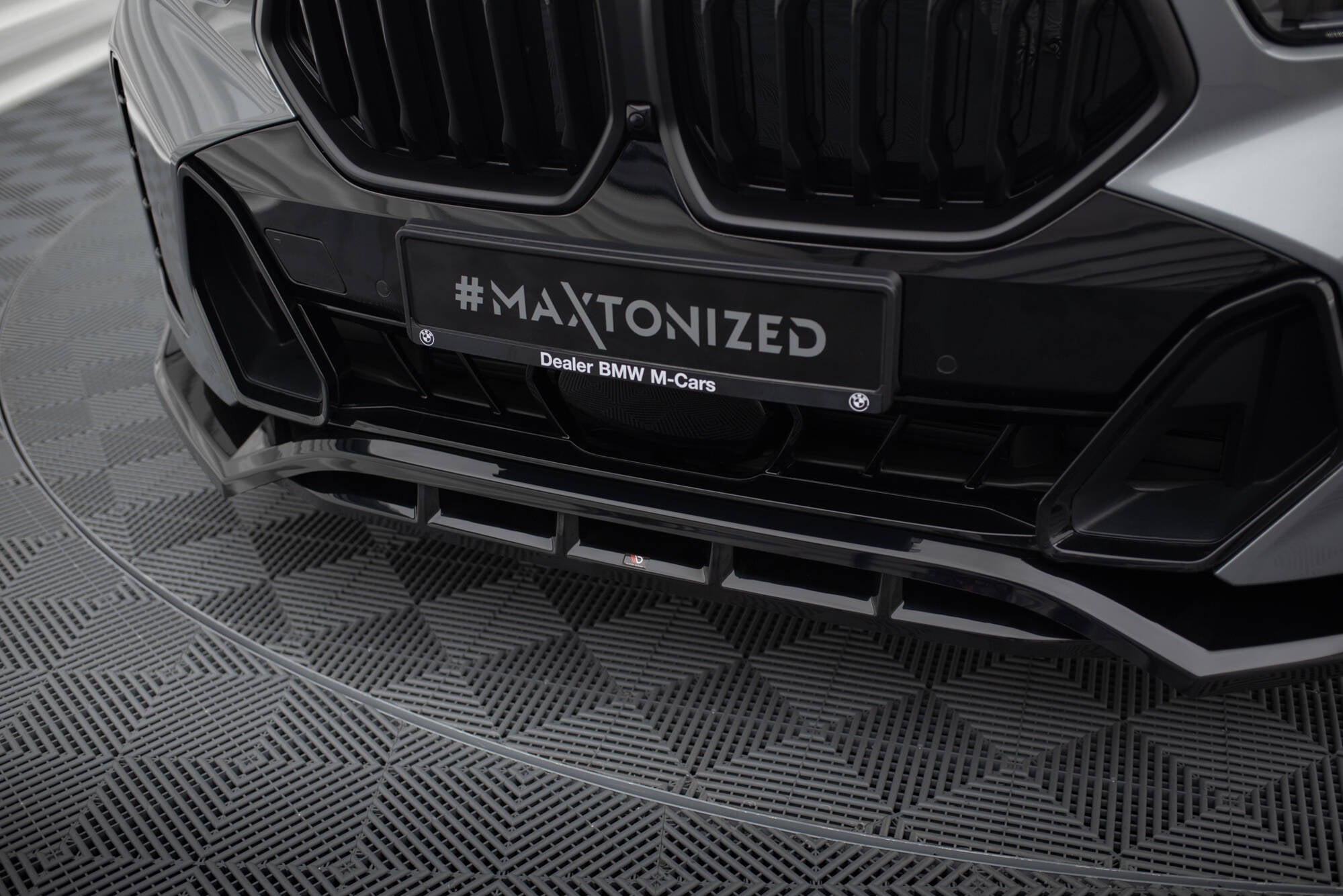Maxton Design Street+ Spoilerlippe Front Ansatz V.2 passend für BMW X6 M-Paket G06 Facelift schwarz Hochglanz