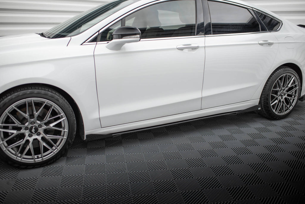 Maxton Design Street Pro Street+ Seitenschweller Leisten + Flaps passend für Ford Mondeo Sport Mk5 Facelift / Fusion Sport Mk2 Facelift schwarz Hochglanz
