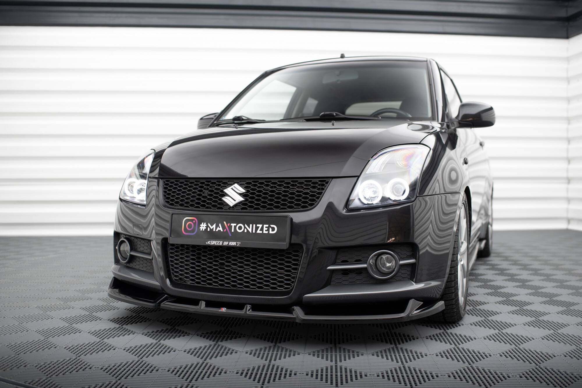Maxton Design Street+ Spoilerlippe Front Ansatz passend für Suzuki Swift Sport Mk4 schwarz Hochglanz