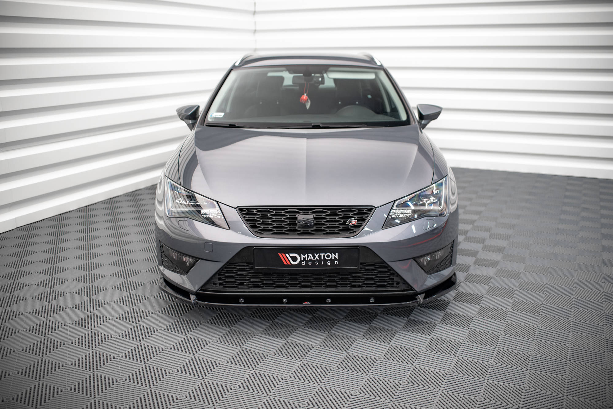 Maxton Design Street+ Spoilerlippe Front Ansatz V.1 passend für Seat Leon FR / Cupra Mk3 schwarz Hochglanz