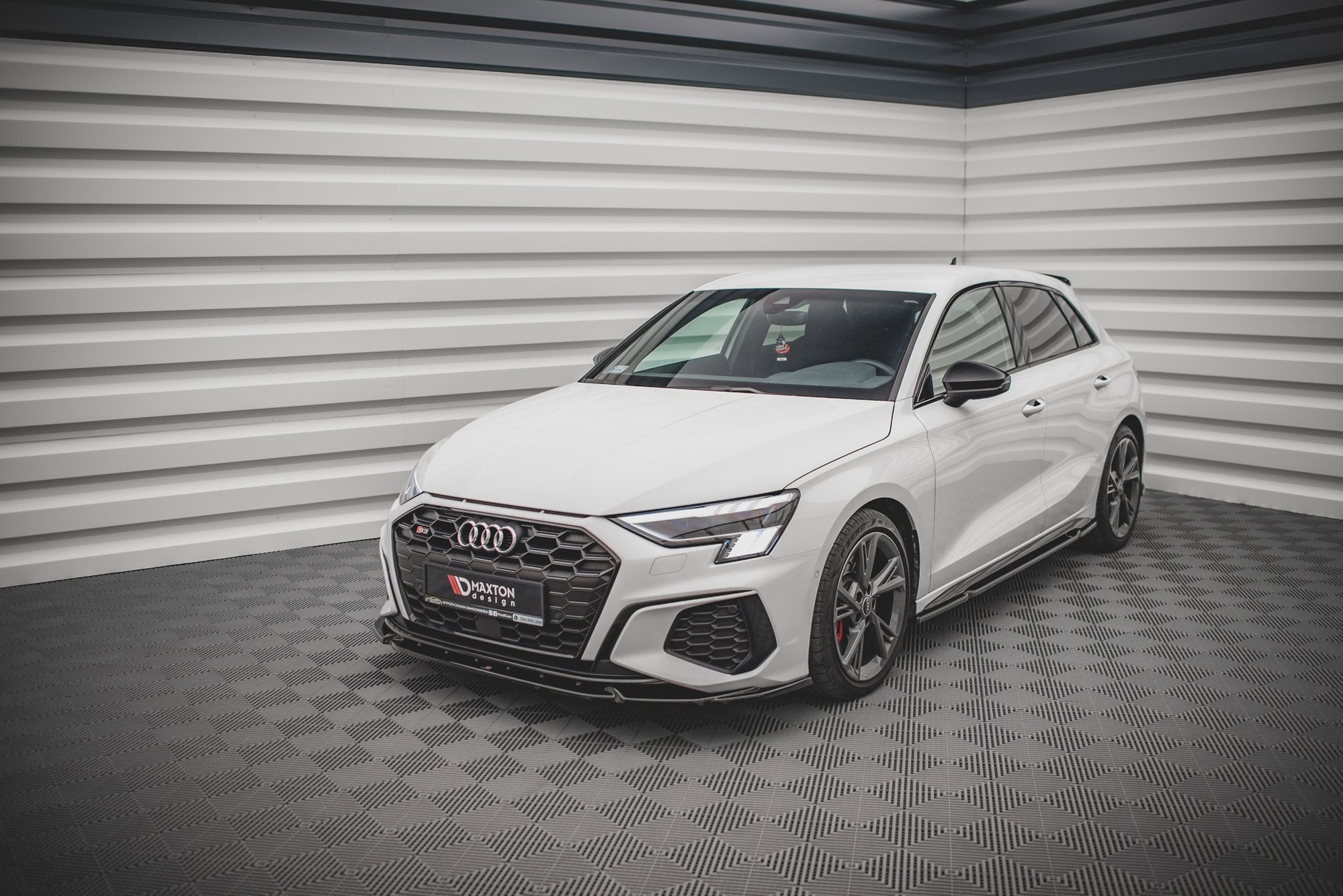 Maxton Design Street+ Spoilerlippe Front Ansatz V.3 passend für Audi S3 / A3 S-Line 8Y schwarz Hochglanz