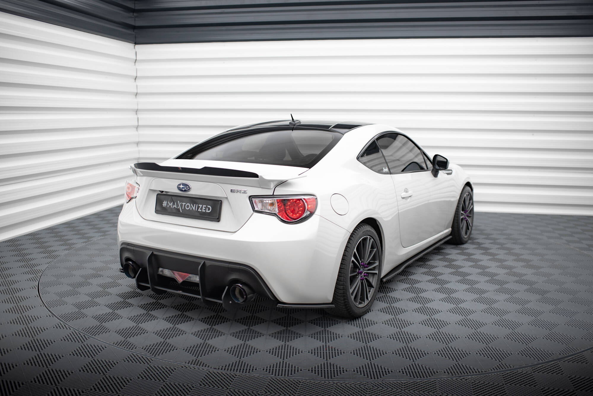 Maxton Design Heck Ansatz Flaps Diffusor V.1 passend für Subaru BRZ Mk1 / Mk1 Facelift schwarz Hochglanz
