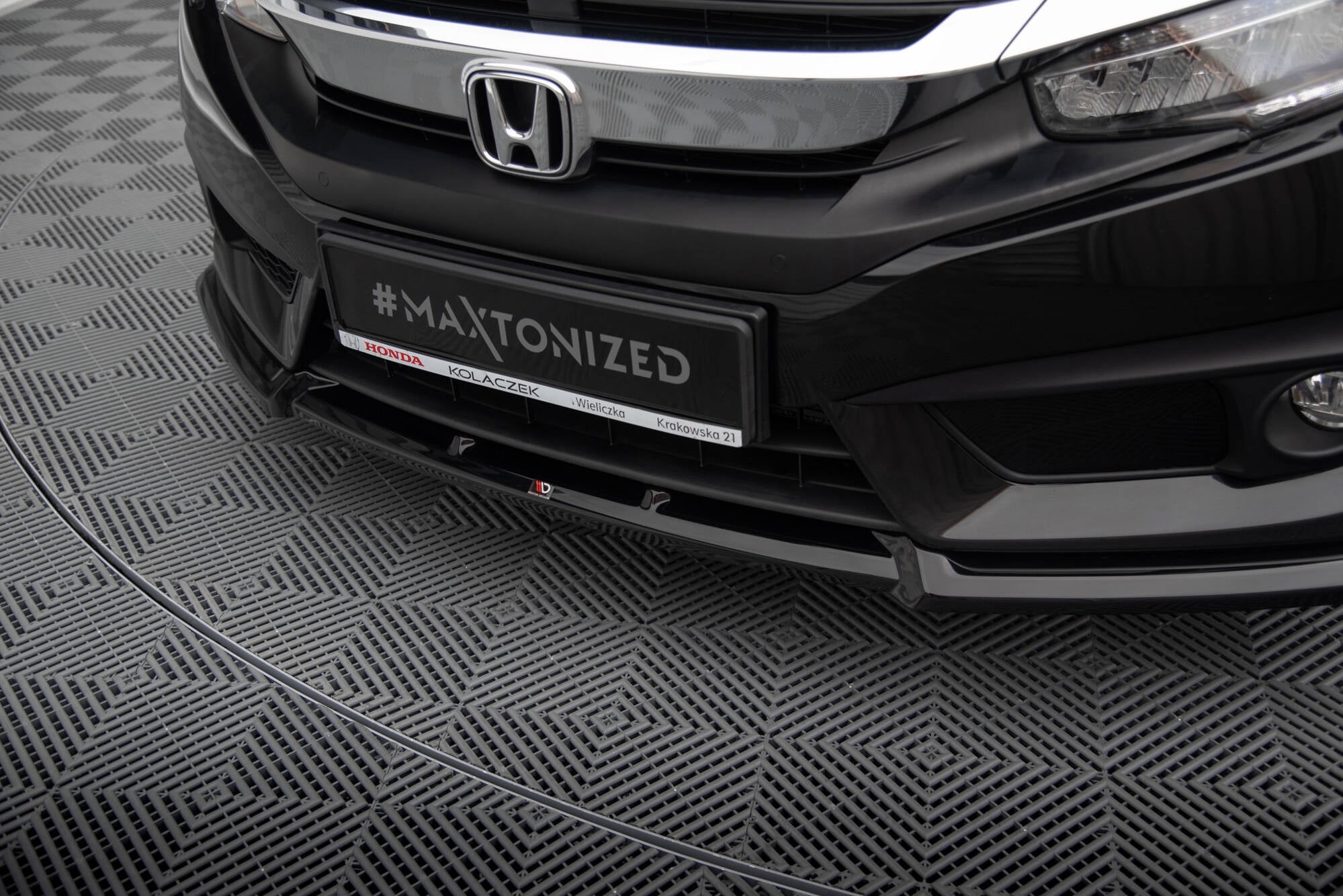 Maxton Design Street+ Spoilerlippe Front Ansatz V.1 passend für Honda Civic Limousine Mk10 schwarz Hochglanz