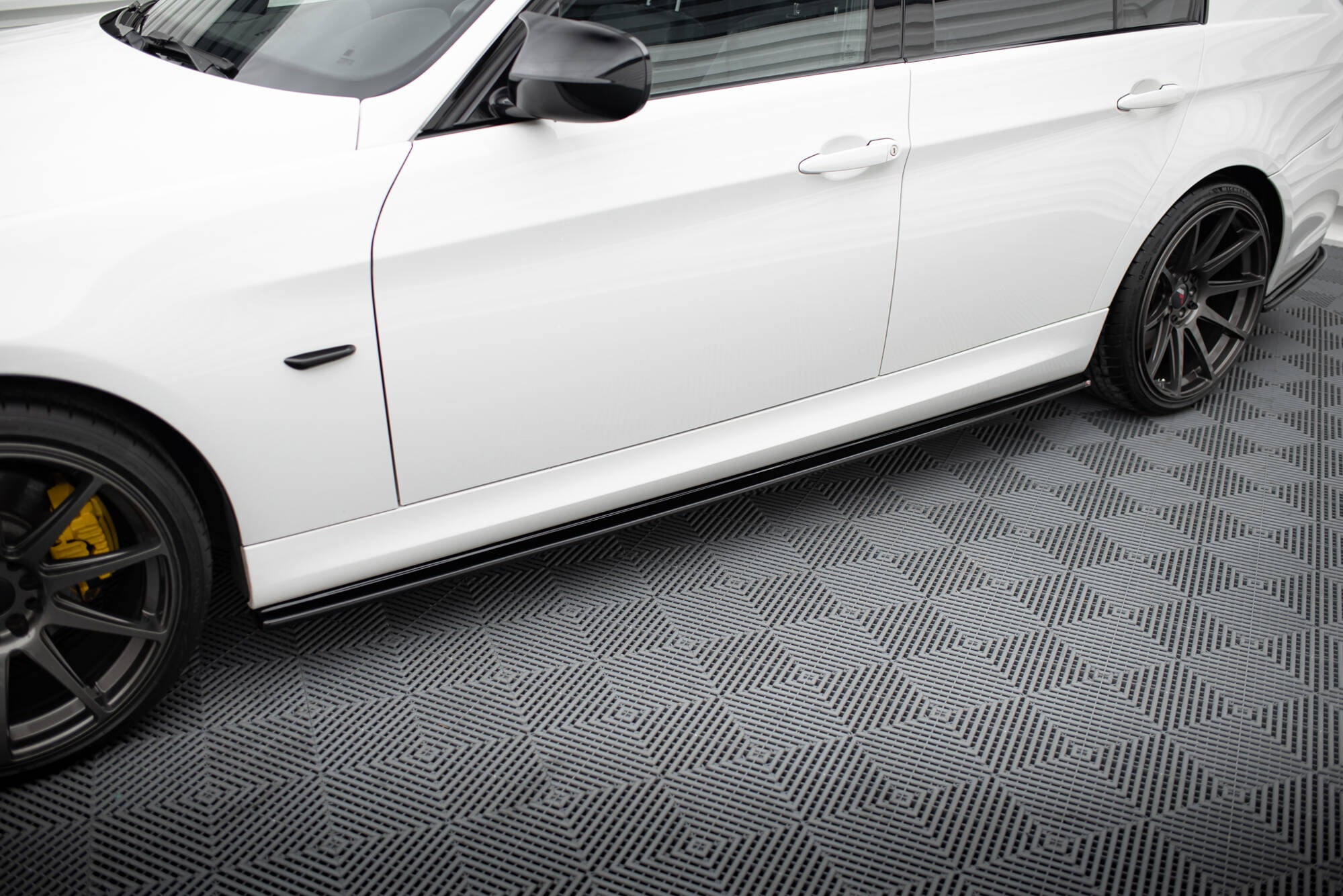 Maxton Design Street+ Seitenschweller Leisten passend für BMW 3er M-Paket Limousine / Touring E90 / E91 schwarz Hochglanz