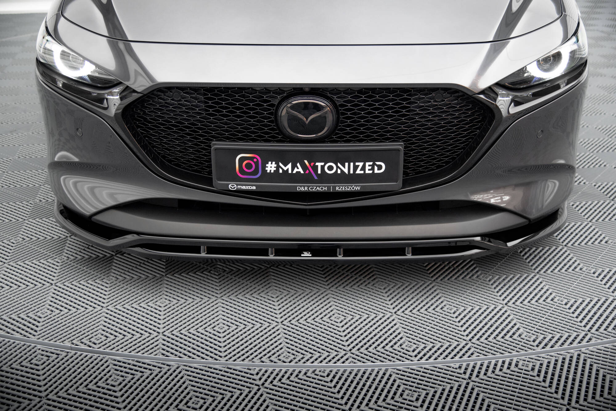 Maxton Design Street+ Spoilerlippe Front Ansatz V.2 passend für Mazda 3 Mk4 schwarz Hochglanz