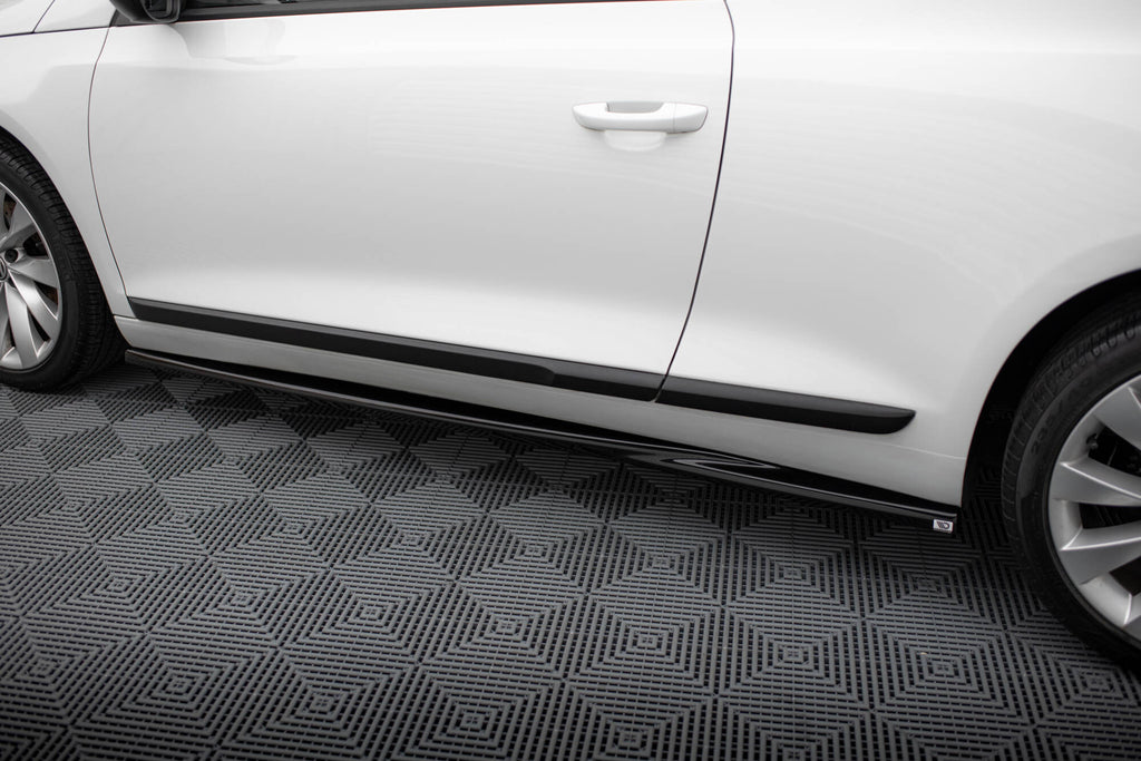 Maxton Design Street+ Seitenschweller Leisten passend für VW Scirocco Mk3 Facelift schwarz Hochglanz