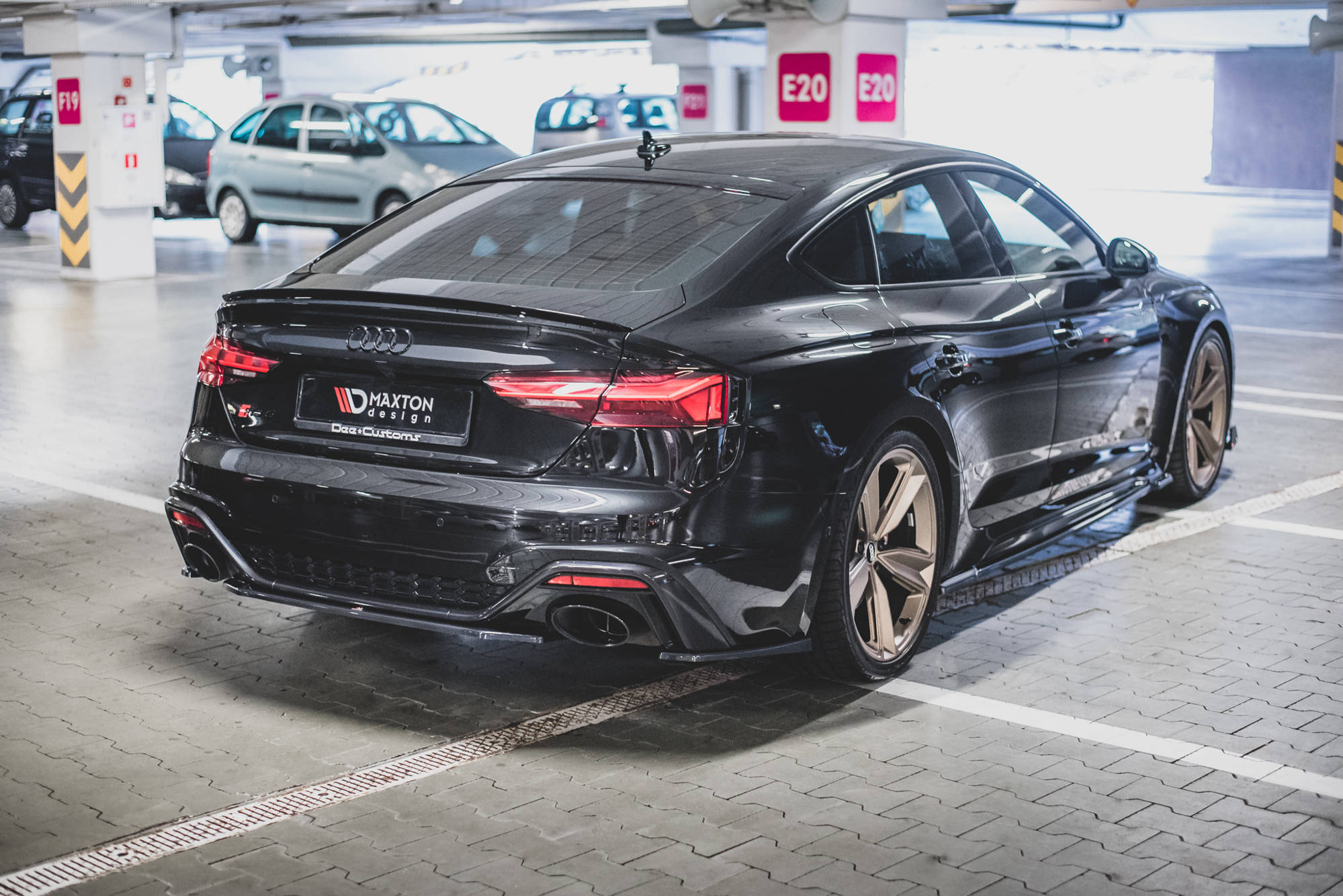 Maxton Design Street+ Seitenschweller Leisten passend für Audi RS5 Sportback F5 Facelift schwarz Hochglanz